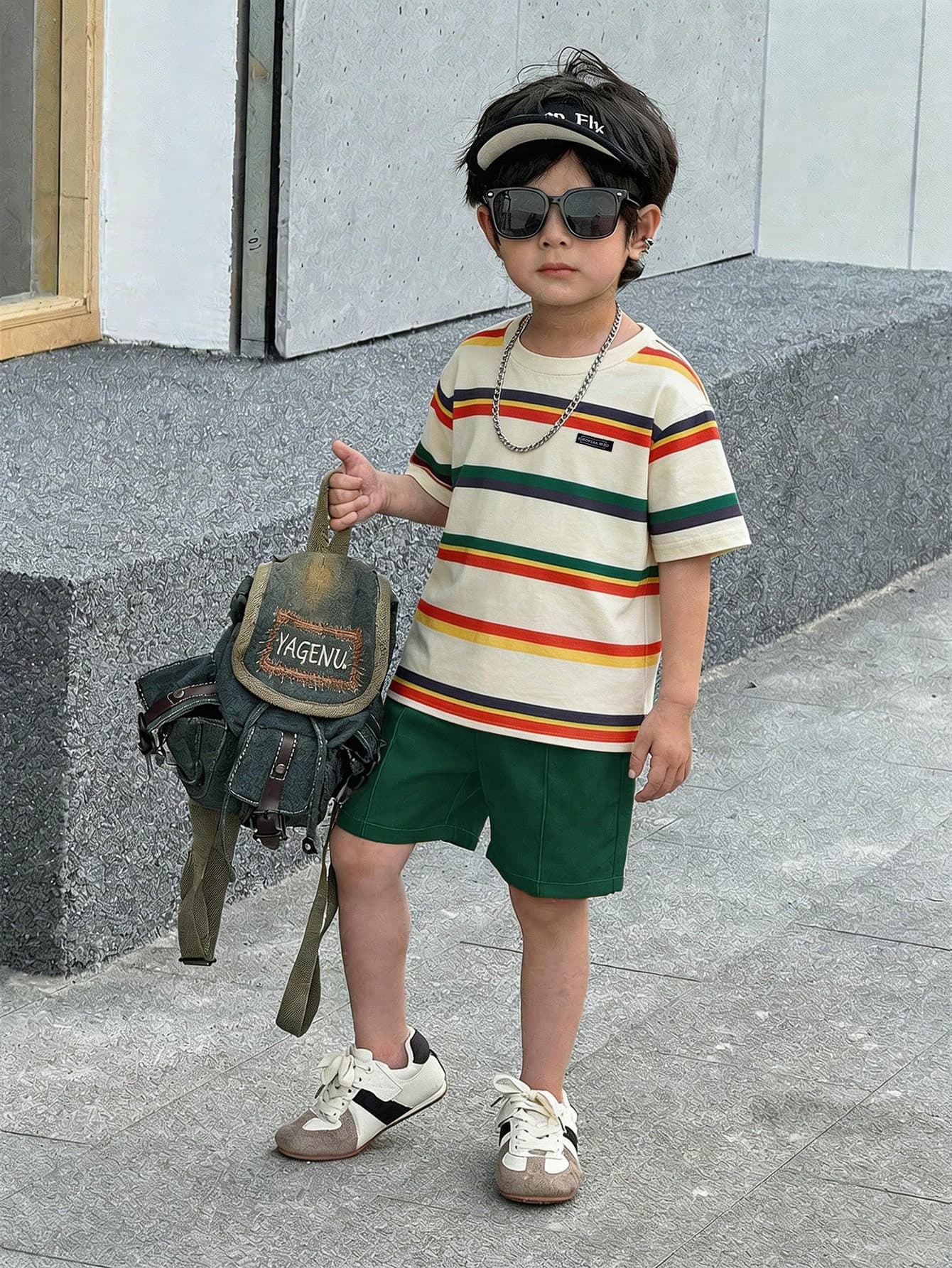 SHEIN 2pcs/Set Young Boys' Casual Comfortable Versatile Striped Print Contrast Color Pocket Round Neck Short Sleeve T-Shirt And Solid Color Shorts Set