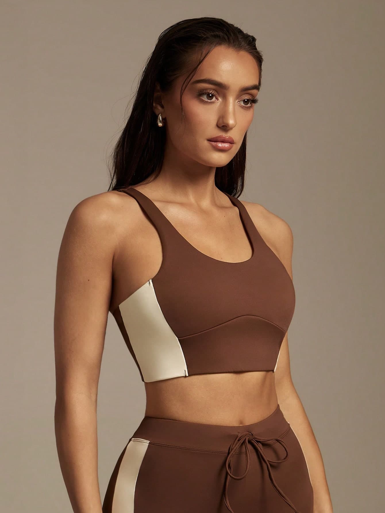 Silquee New Women's Contrast Color U-Neck Comfortable Breathable Fitness Sports Bra