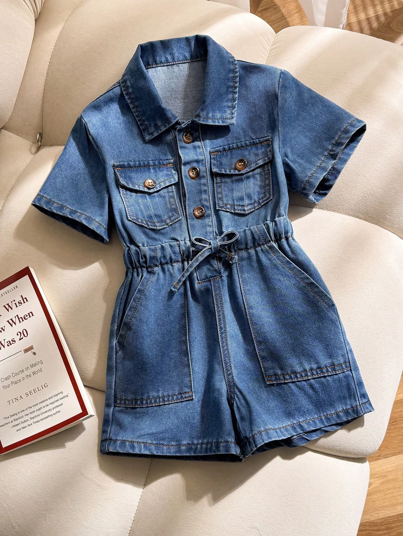 SHEIN Young Girls' Denim Romper, Summer New Casual Fashion Collared + Short Sleeve Design, Elastic Drawstring Waist For Adjustable High-Waist , Suitable For Daily Wear, Outings, Vacations, Family Trips, Light Blue Soft Denim Cotton Casual Versatile, Pairs Well With Sandals, Flats, Etc.
