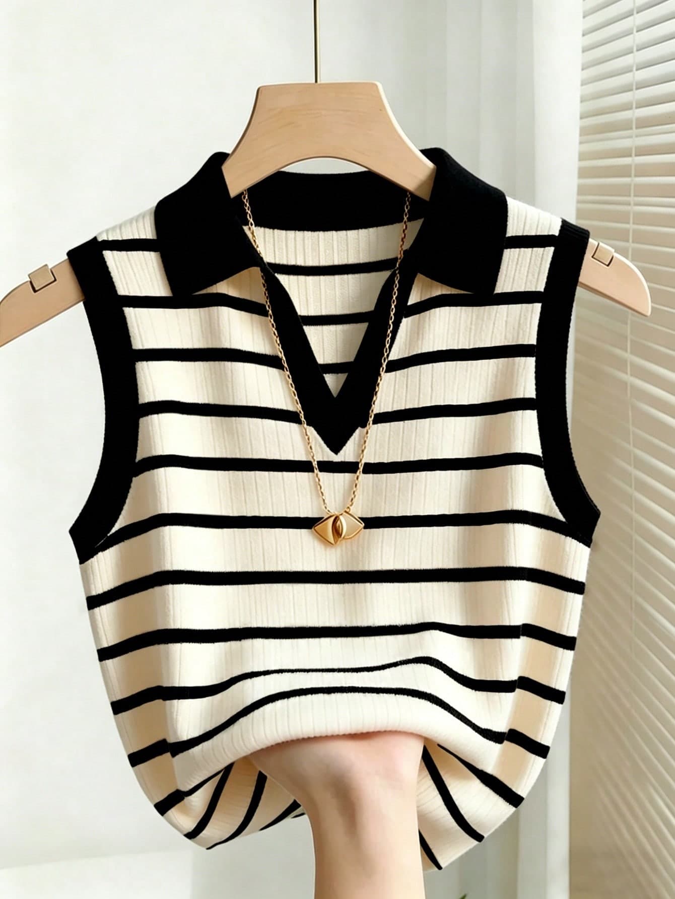 INAWLY Women's Casual Elegant Knitted Collared Striped Vest