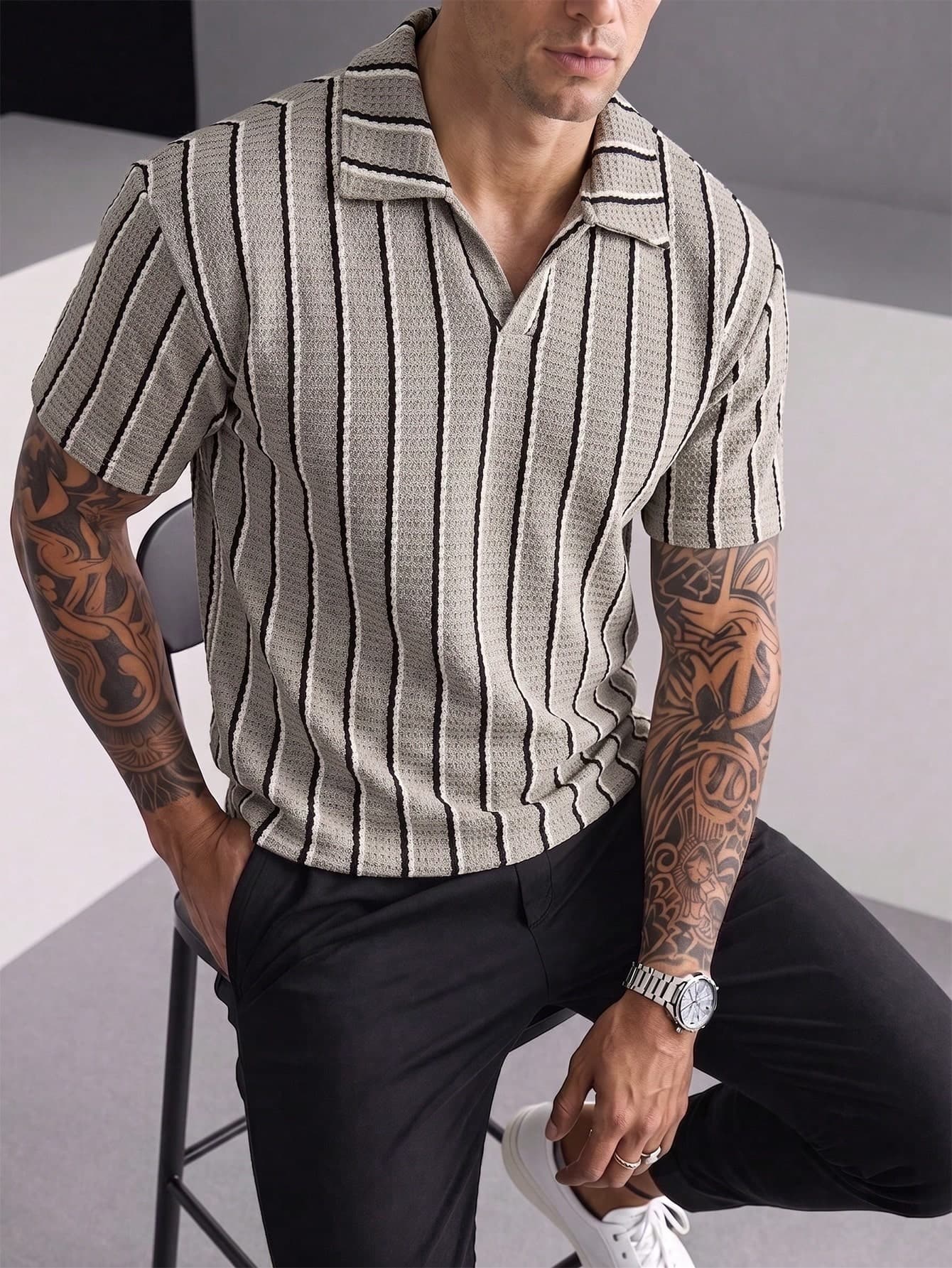 Manfinity Homme Men's Grey Summer Casual Polo Shirt, Short-Sleeved Textured Knitwear, Vintage Crochet Check Pattern Vacation Regular Sleeve Top, Ceremony