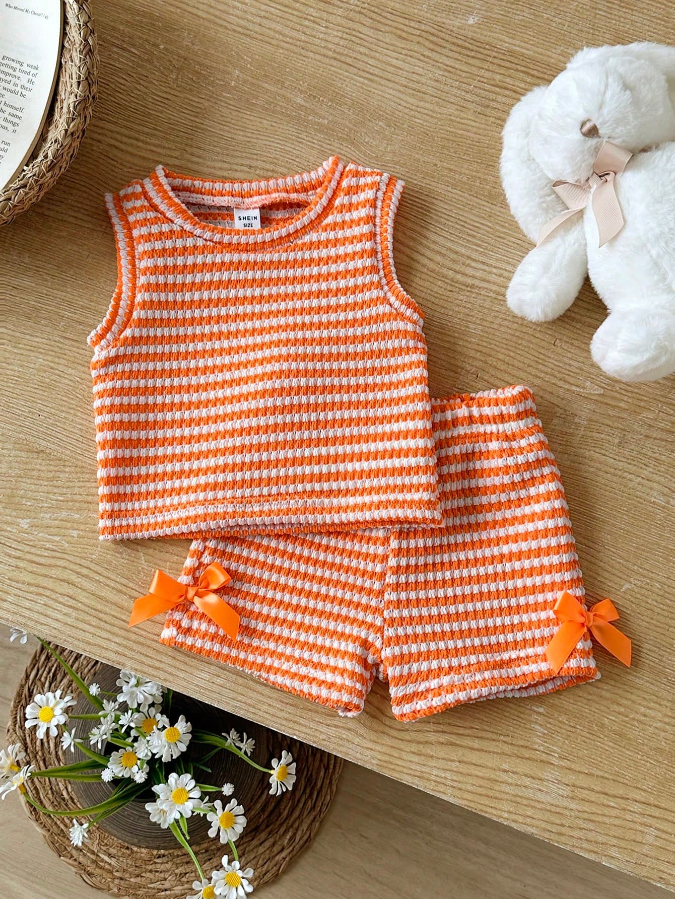 SHEIN Baby Girl Summer Blue Textured Sleeveless Top And Blue Plaid Shorts Set, Decorated With Blue Bow, Essential Daily Outfit