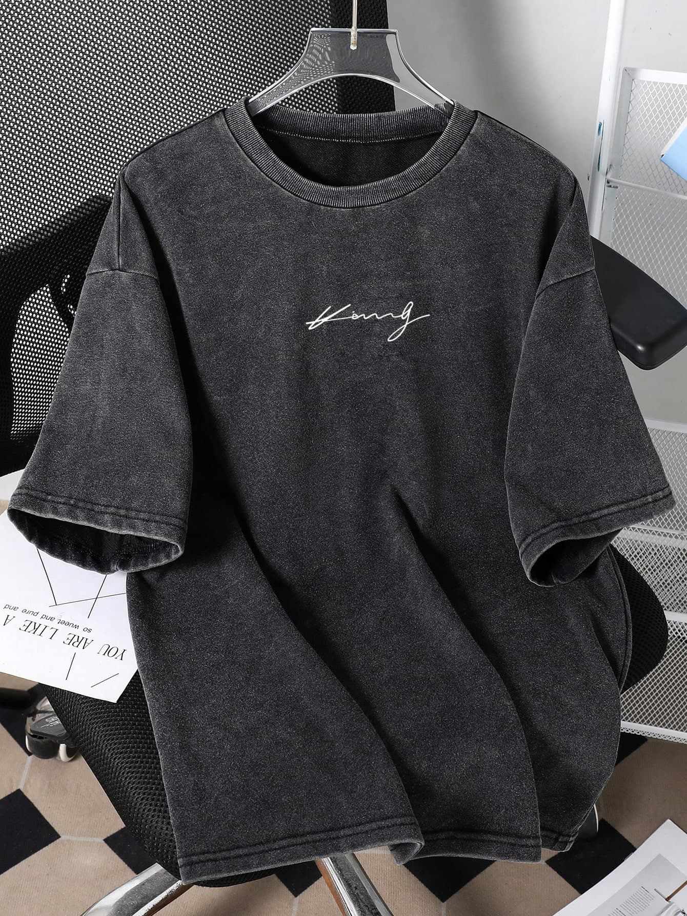 1pc Boys' Minimalist High Street Washed Round Neck Knit T-Shirt, Delicate Small Print Design, Comfortable Fabric, New Summer Style, Suitable For High Street & Streetwear, Unique Personalized