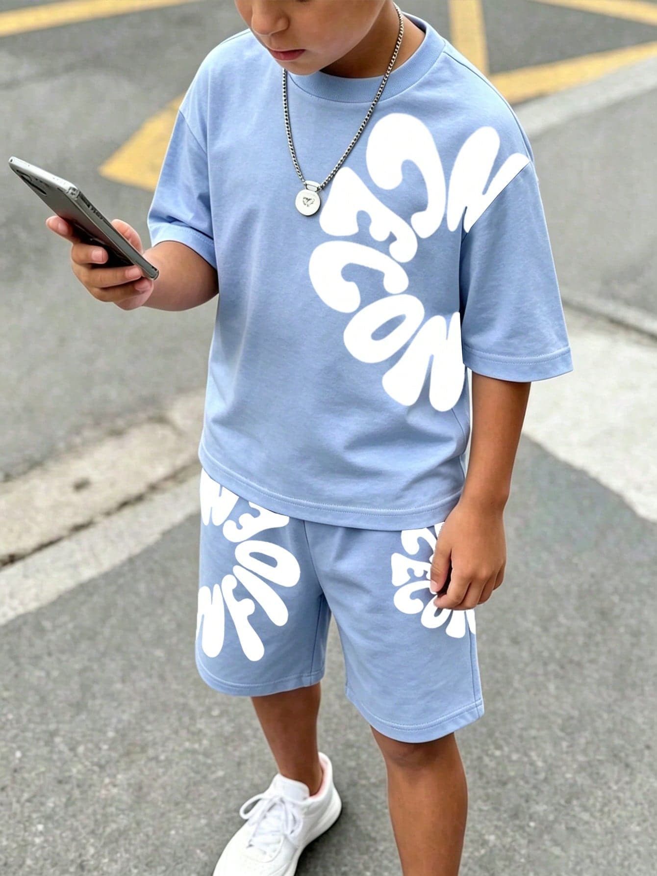 Young Boy Summer Casual Set, Crown K Logo Design, Colorblock Patchwork Short Sleeve T-Shirt + Shorts 2pcs Set, Cool Little Boy Must-Have,