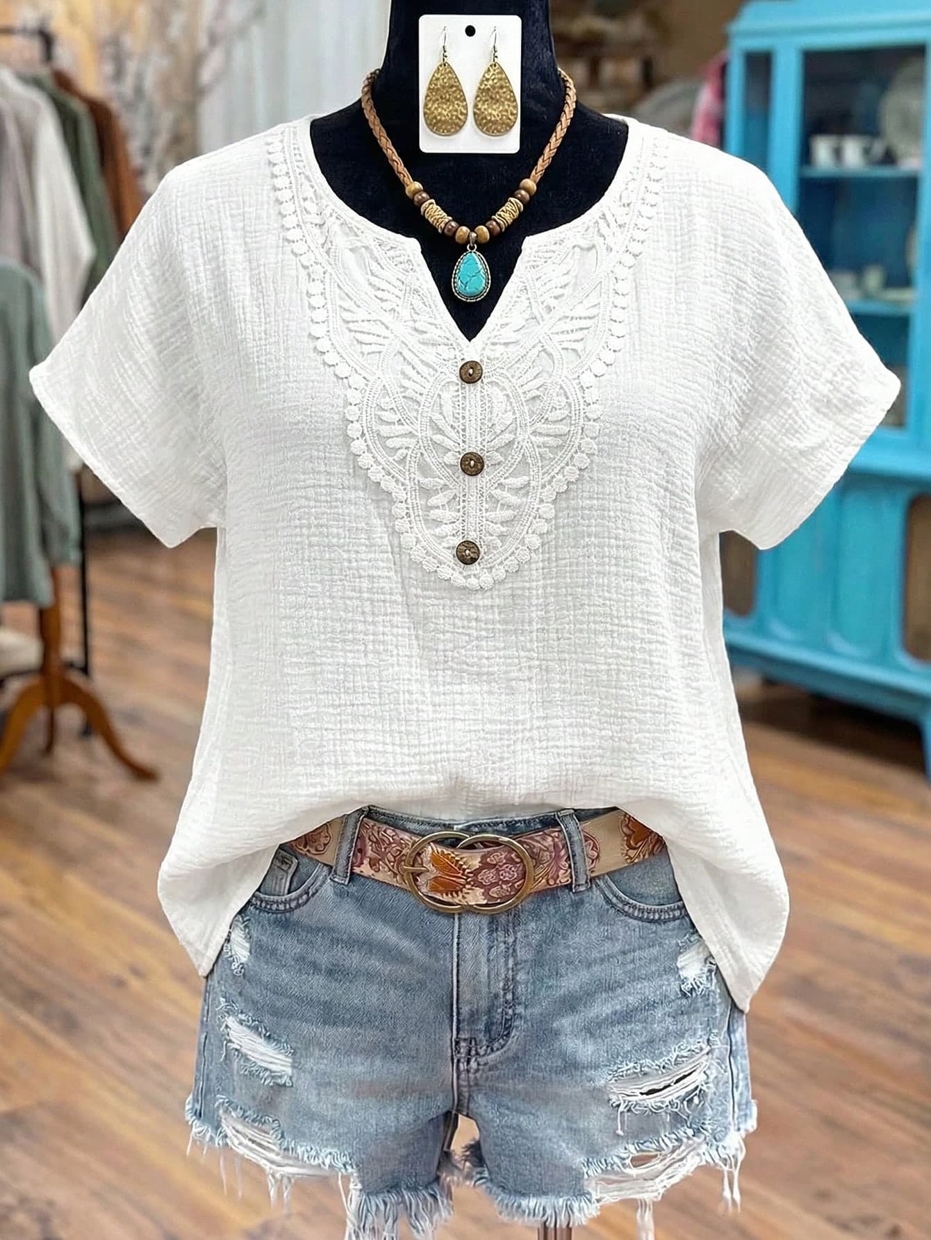Linhara Plus Size Solid Color Lace Patchwork Notch Neck Casual Short Sleeve Shirt