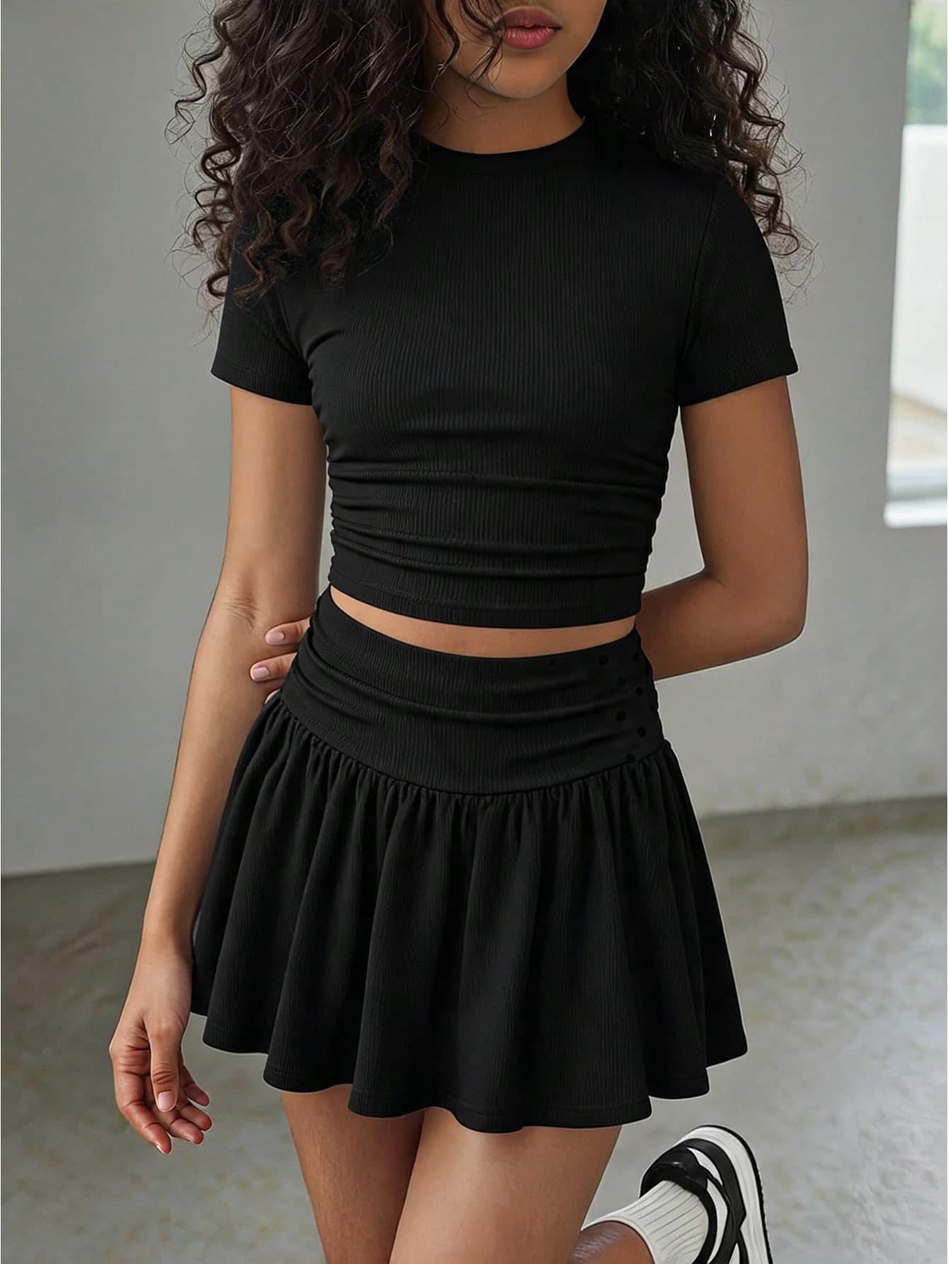 SHEIN Tween Girl Tween Girl Summer Cute Casual Gray Skirt Set: Short Sleeve Crop Top And Pleated Mini Skirt,Summer