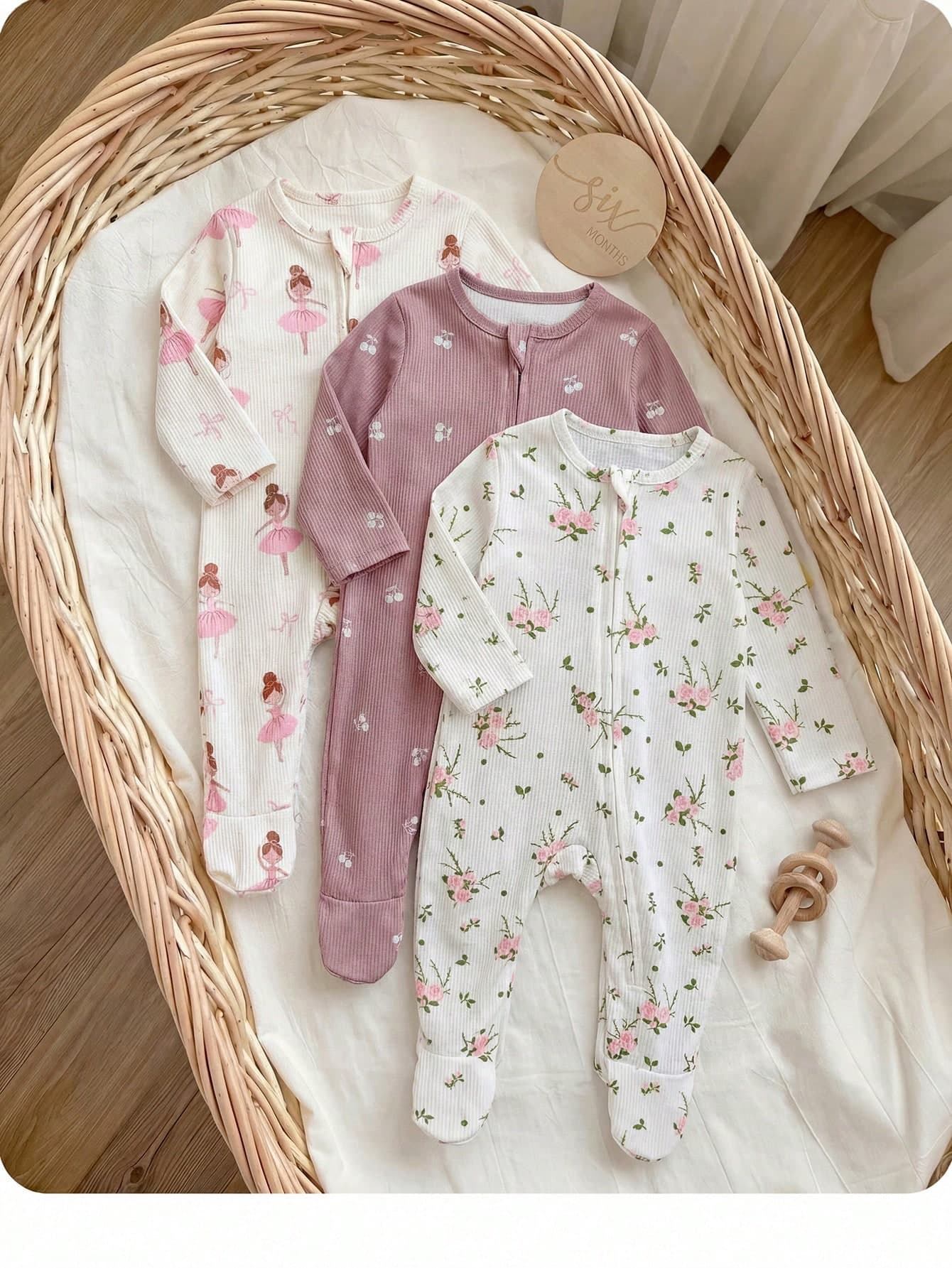 SHEIN 3pcs Newborn Baby Girl Cute Casual Knitted Ditsy Floral Long Sleeve Romper Set