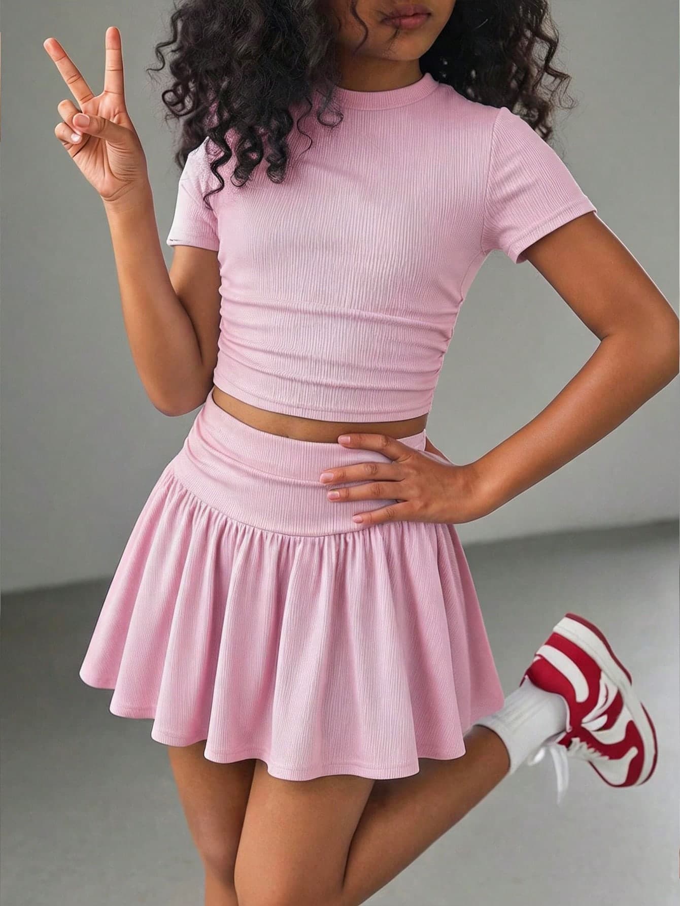 SHEIN Tween Girl Tween Girl Summer Cute Casual Gray Skirt Set: Short Sleeve Crop Top And Pleated Mini Skirt,Summer