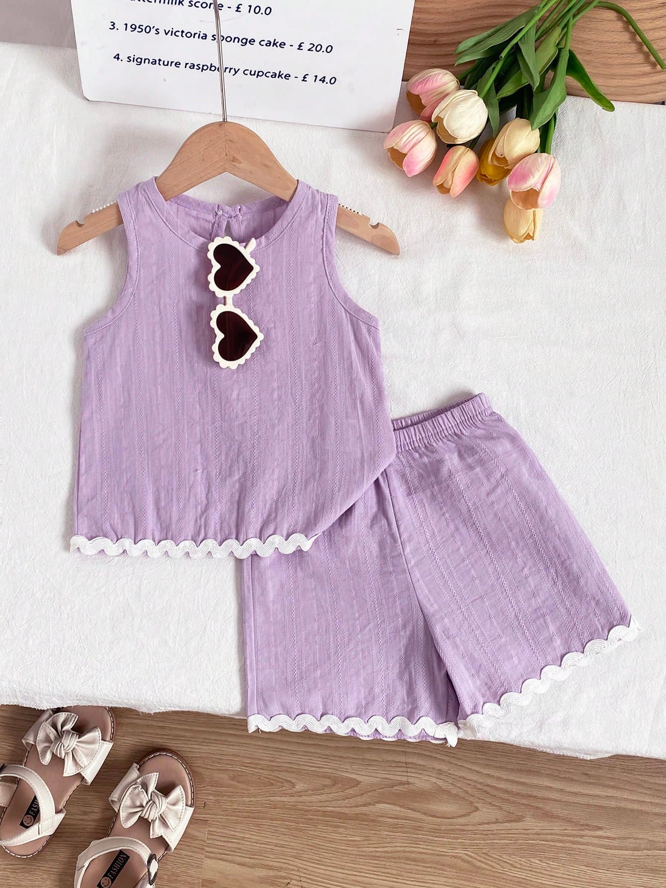 Baby Girl Contrast Trim Round Neck Tank Top And Elastic Waist Shorts Set