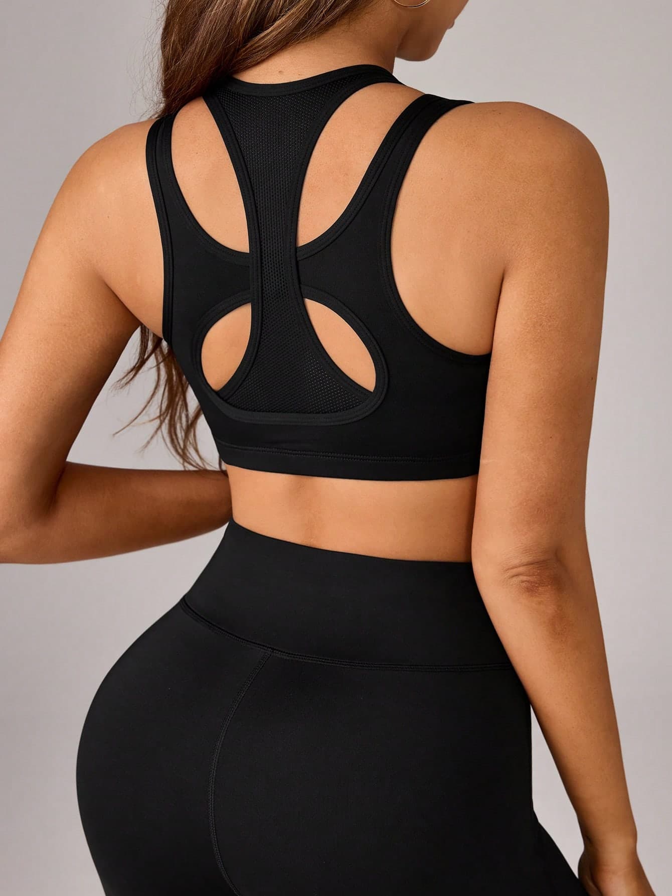 Dewbera Dewbera Women's Minimalist Athleisure Solid Color Hollow-Out Sports Bra Gym Black Summer