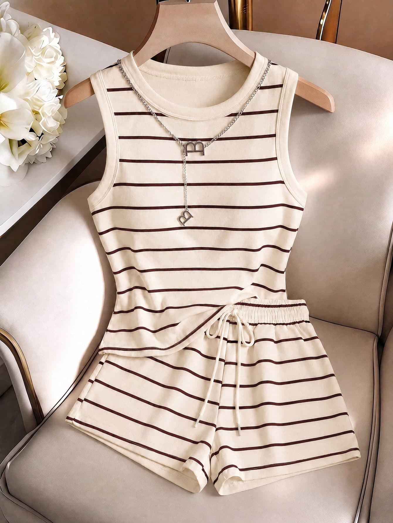 Qadelle Women's Striped Contrast Color Round Neck Tank Top And Drawstring Waist Casual Shorts 2-Piece Set