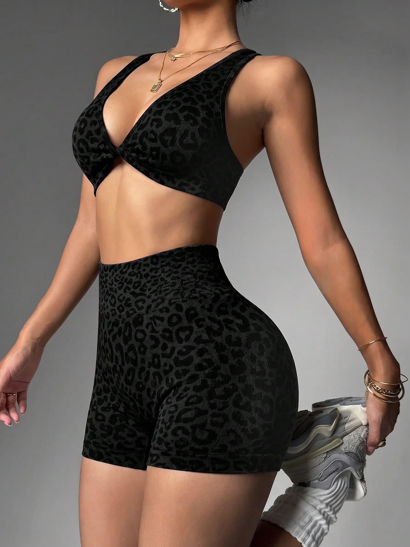 Slayform Slayform 2pcs Leopard Print Twist Knot Bra And Biker Shorts Set,Women Seamless Workout Yoga Set,Summer Black Sexy Gym Sports Shorts Set,-Lifting Effect
