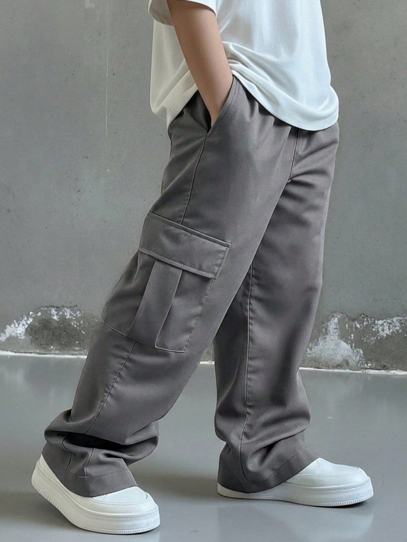 SHEIN Kids Tween Boy Casual Daily Comfortable Cargo Pocket Straight Leg Loose Long Pants, Grey Cargo Pants, New Year, Six Seven Suitable For Outings, Dates, School, Spring, Summer, Fall, Winter Seasons