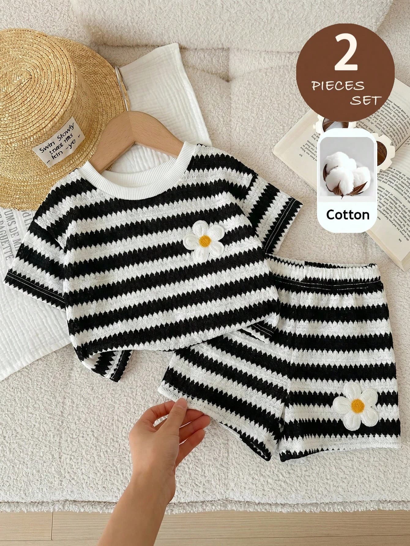 SHEIN LMoss Kids Baby Girl Knitted Round Neck Striped Loose Casual T-Shirt And Shorts Set 2pcs