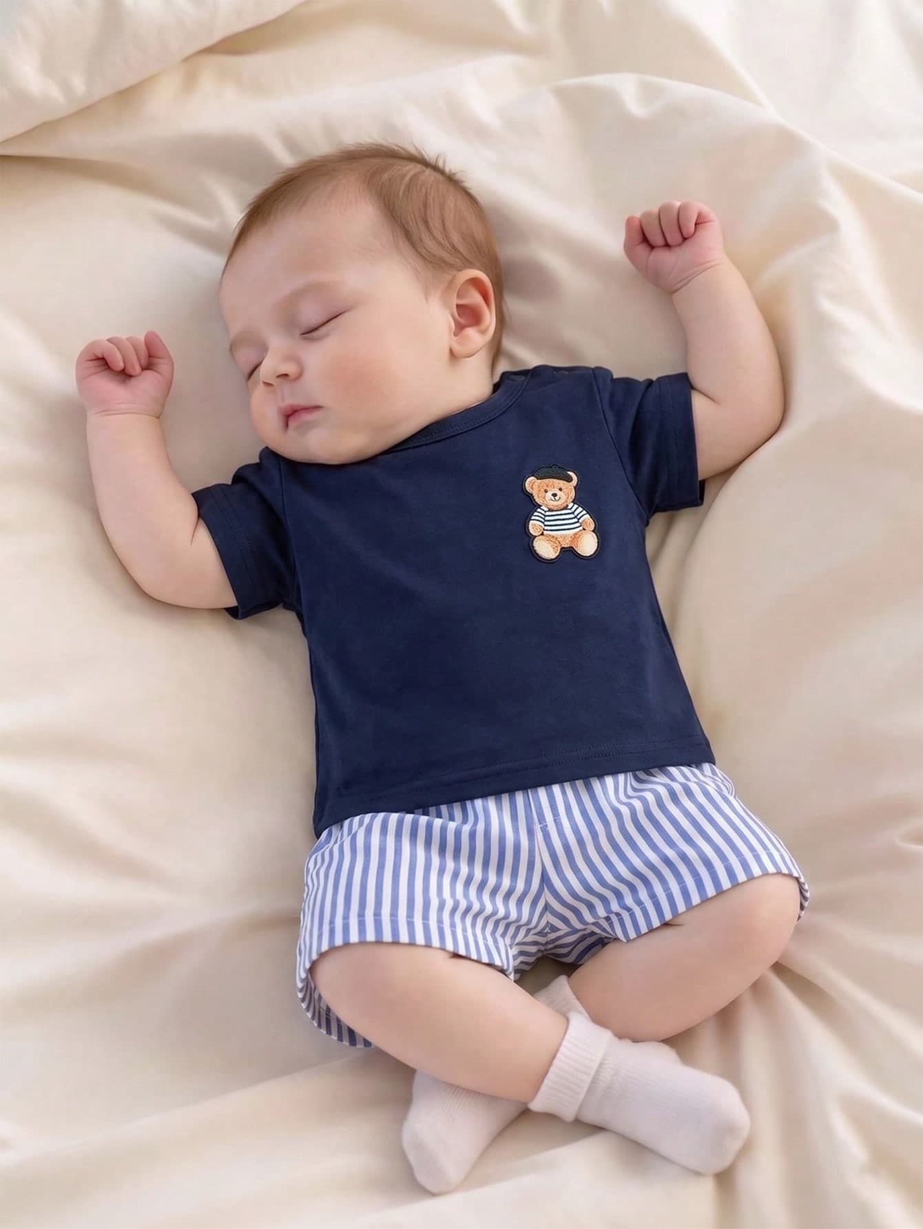 SHEIN 2pcs/Set Newborn Baby Boys' Casual Cute Outfit, Short Sleeve Round Neck T-Shirt With Bear Print, Paired With Blue & White Striped Elastic Waist Shorts, Lightweight & Breathable, Suitable For Outings, Photoshoots, Holidays, Spring/Summer, 0-9 Months