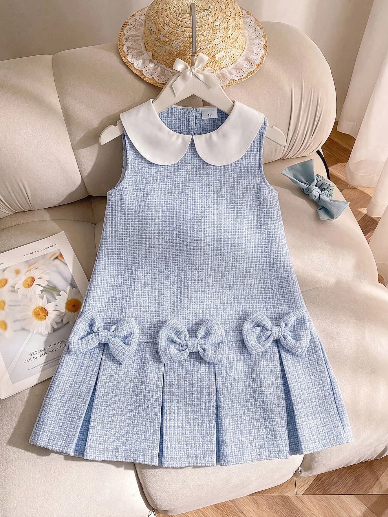 SHEIN Sweet Sleeveless Pleated Dress, Decorated With Playful Bows, Showcasing A Lively Princess Style. The Dress Body Is Fully Allover Print With Exquisite Bow Patterns, Versatile And Timeless. An Essential Outfit For Young Girls To Wear Out.