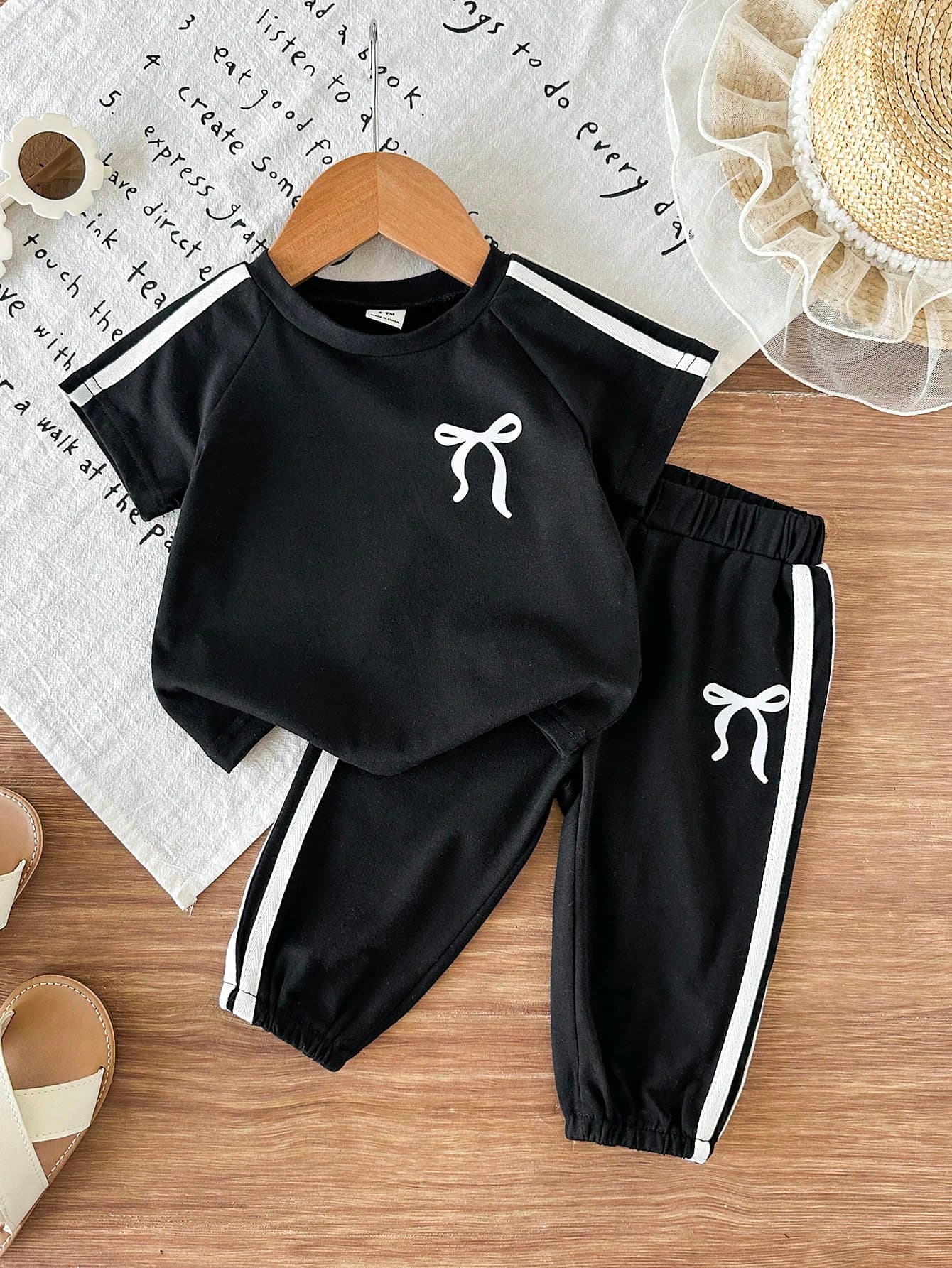 SHEIN Baby Girl 2pcs/Set Spring Outfits For Girl Casual And Sport Daily Style Loose Embroidery Decoration Suit, Short Puffed Sleeves Round Collar Top&Stripe Decoration Long Pants
