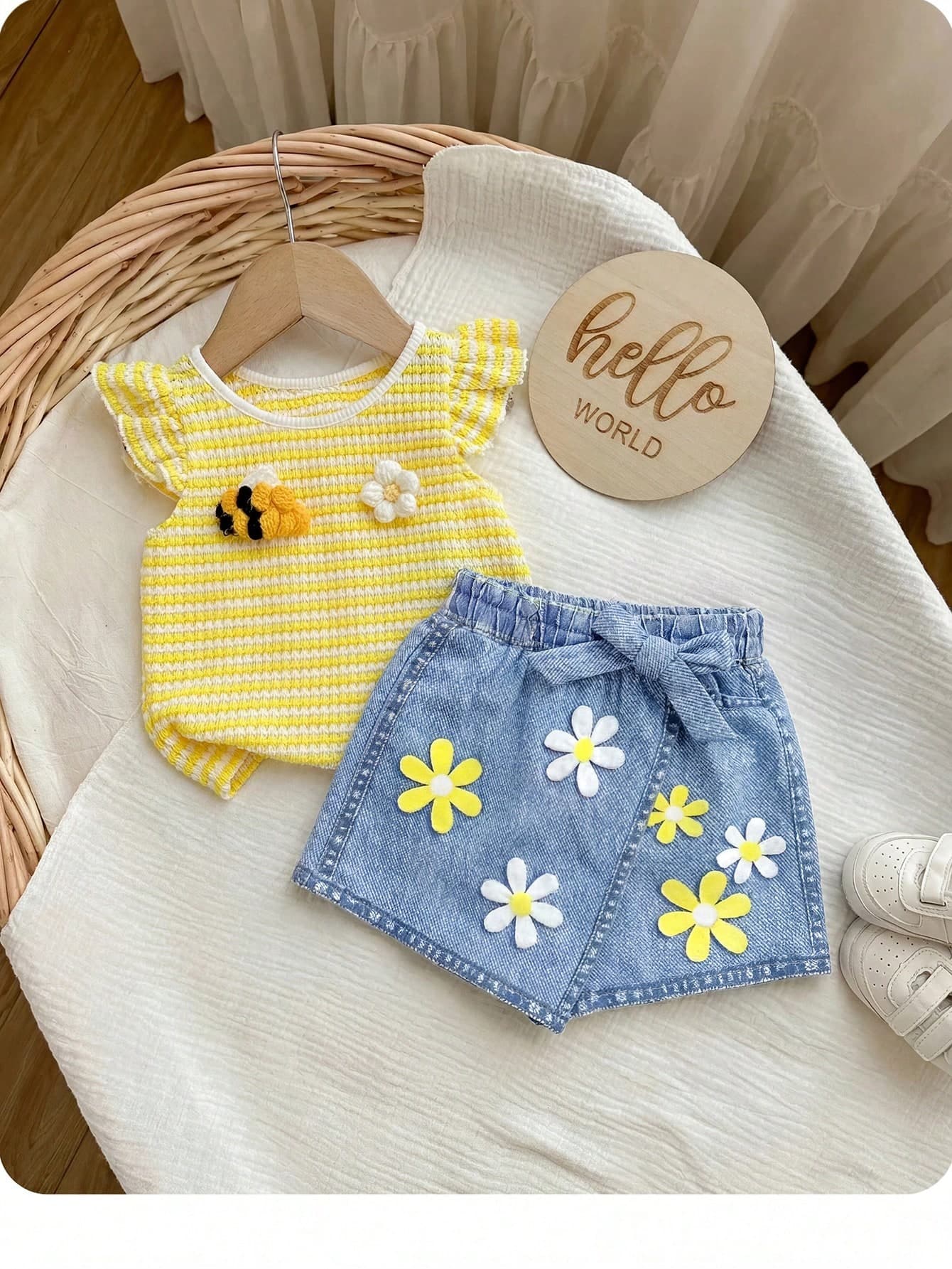 SHEIN Babygirl Cute Casual Versatile Vacation Striped Elastic Waist Shorts(Only Sell Pants)