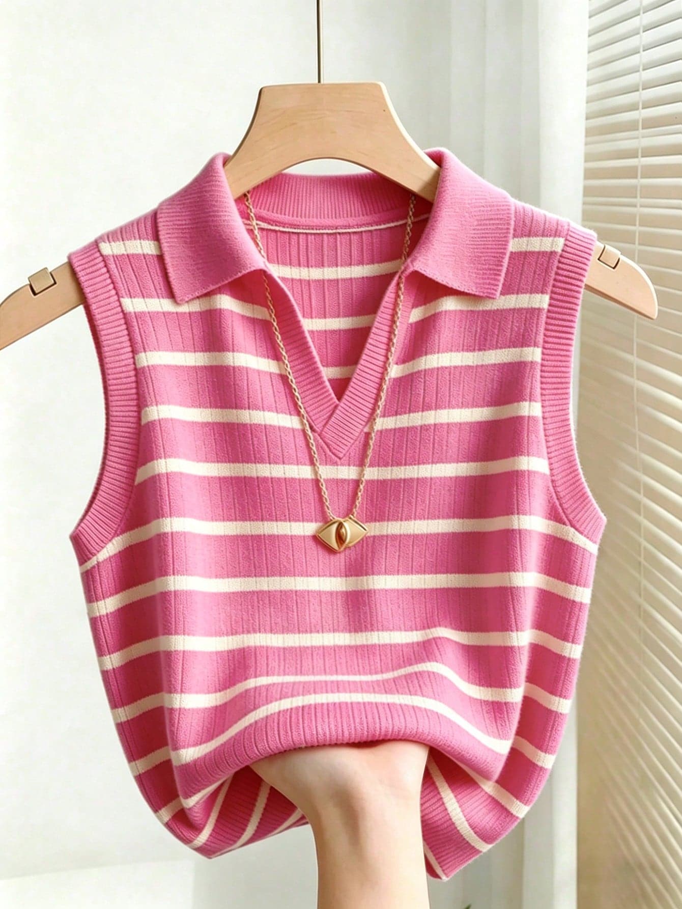 Franclia Women's Casual Elegant Intellectual Lapel Striped Knit Vest
