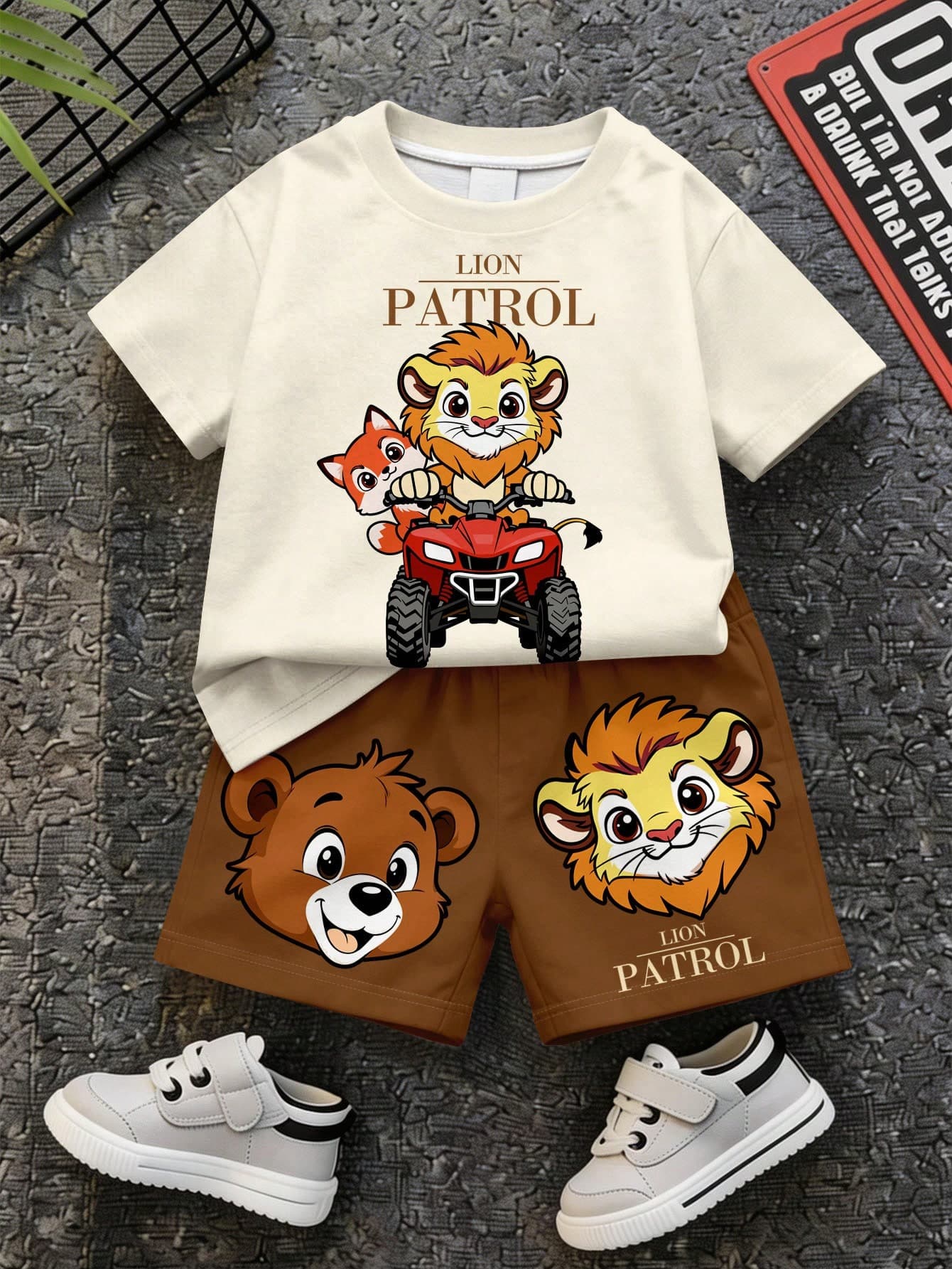 Baby Boy Casual Minimalist T-Shirt Set Suitable For Summer, Classic Cute Cartoon Lion, Bear, Fox Driving Pattern Print