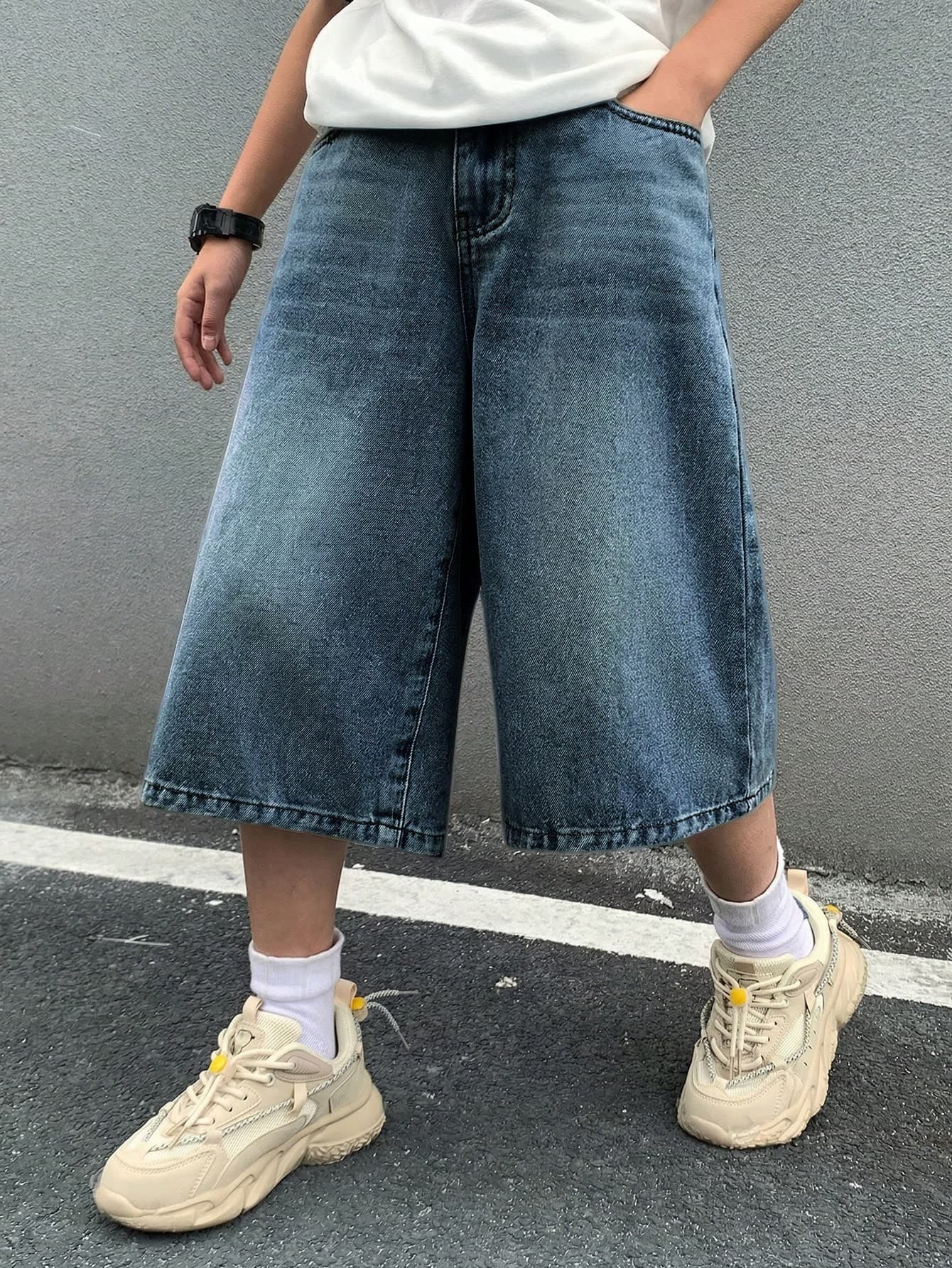 SHEIN Tween Boy Fashion Casual Vintage Cool Street Retro Blue Denim Loose And Comfortable Wide-Leg Capri Jeans For Kids Clothes Tween Boy Dailywear And Kids Spring To Summer Rave Outfits Festival And Outfits Streetwear Clothes