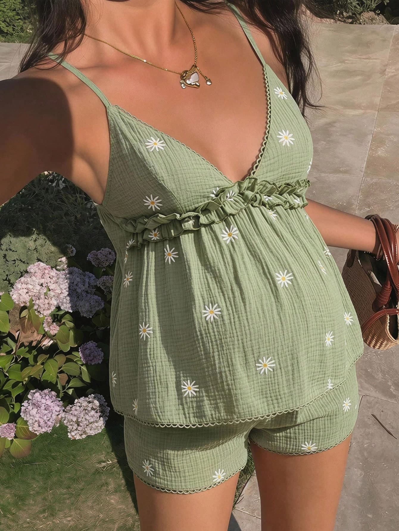 SHEIN Maternity Daisy Embroidered Camisole And Adjustable Waist Shorts Casual 2 Pieces Set Delivery Summer Photoshoot Sage Green Beach