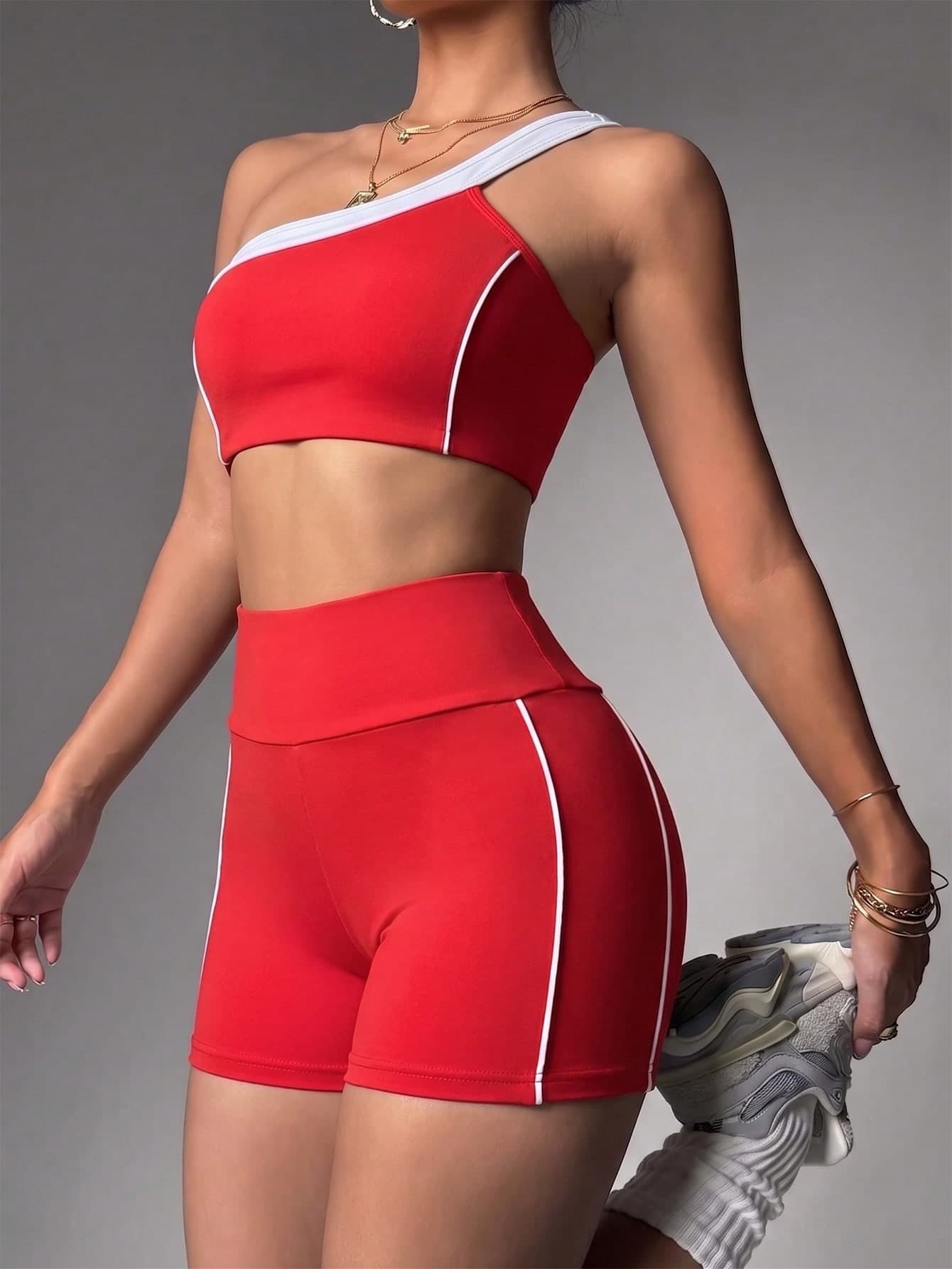 Slayform Slayform 2pcs Spring/Summer Women's Sports Set Red Tight Contrast Color One-Piece Front Contrast Stripe Detachable Chest Pad Sports Bra And Front Contrast Stripe Split Sports Shorts Suitable For Daily Casual, Running, Yoga, Gym, Tennis, Golf, Cycling