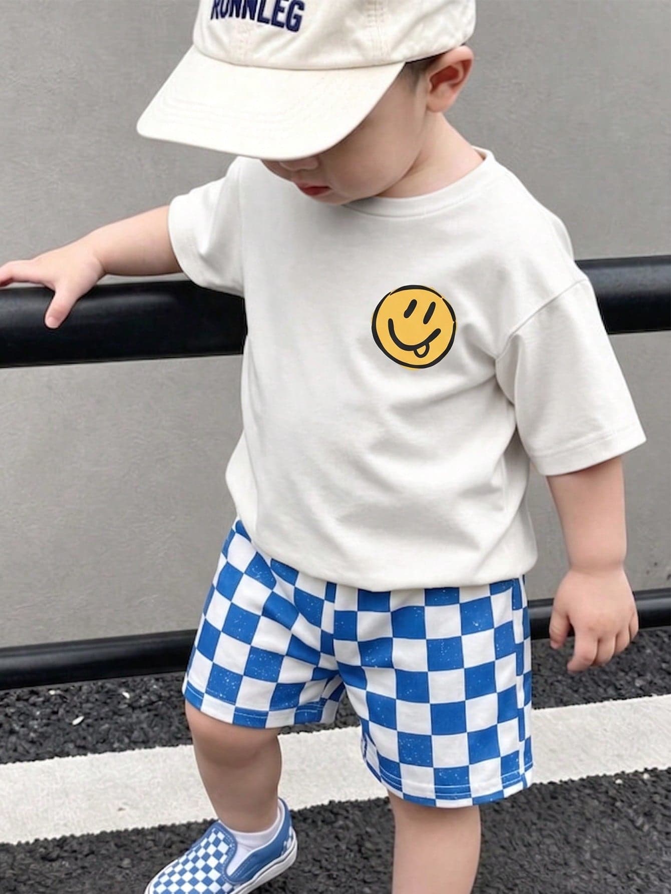 Playful Pals 2pcs/Set Toddler Boys Casual Fashion Comfortable Pattern Print Crew Neck Drop Shoulder Top And Striped Print Shorts, Suitable For Spring/Summer, Outdoor Play, Daily Versatile, Pattern Print, Island Style, Beach Weekend, Summer Outfit, Elegant Attire, Suitable For Outings, Vacations, Travel And Photos