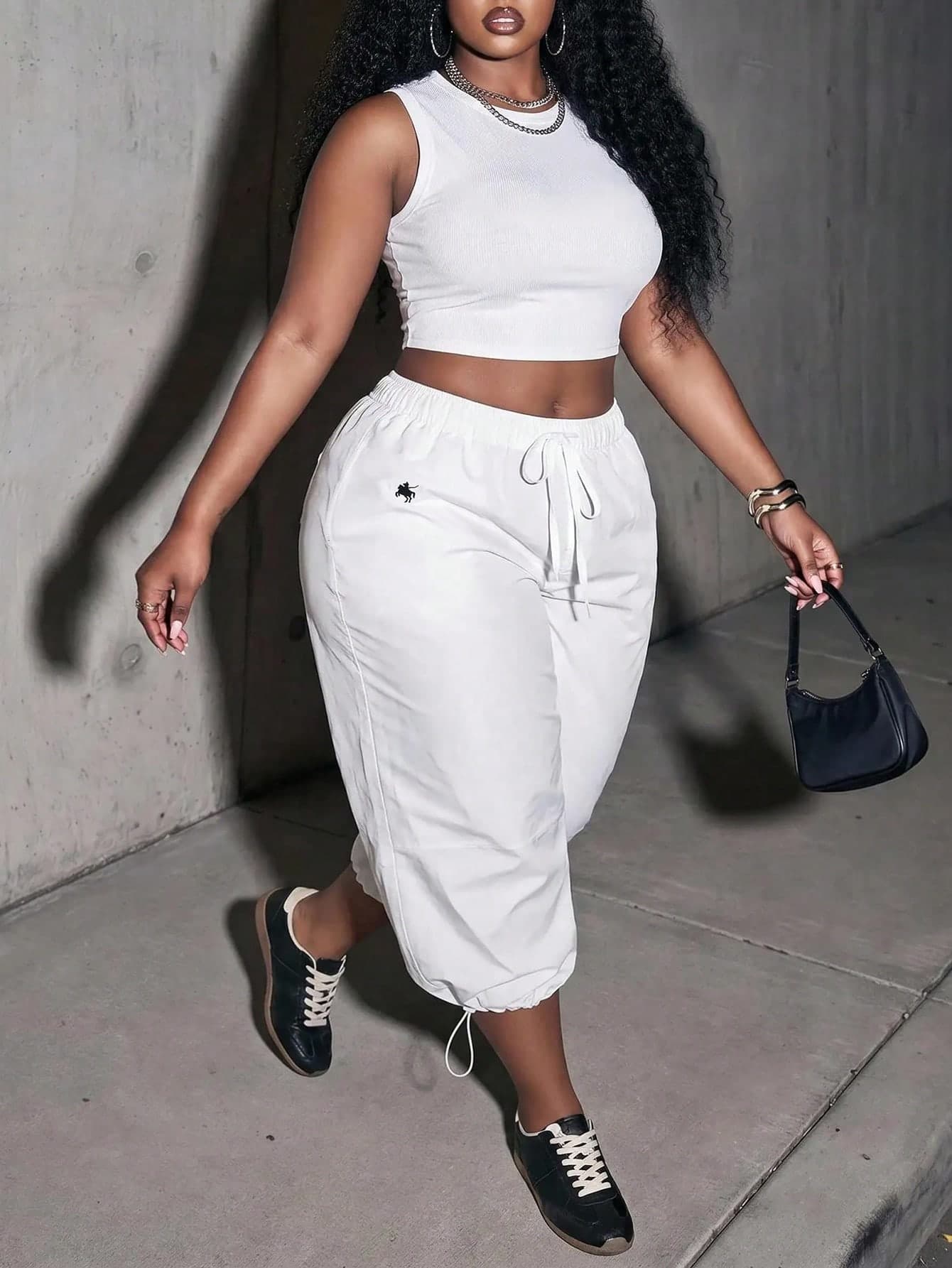 Slaydiva Gym Casual White Drawstring Cargo Cropped Trousers With Black Logo Printing Plus-Size Women's Trousers
