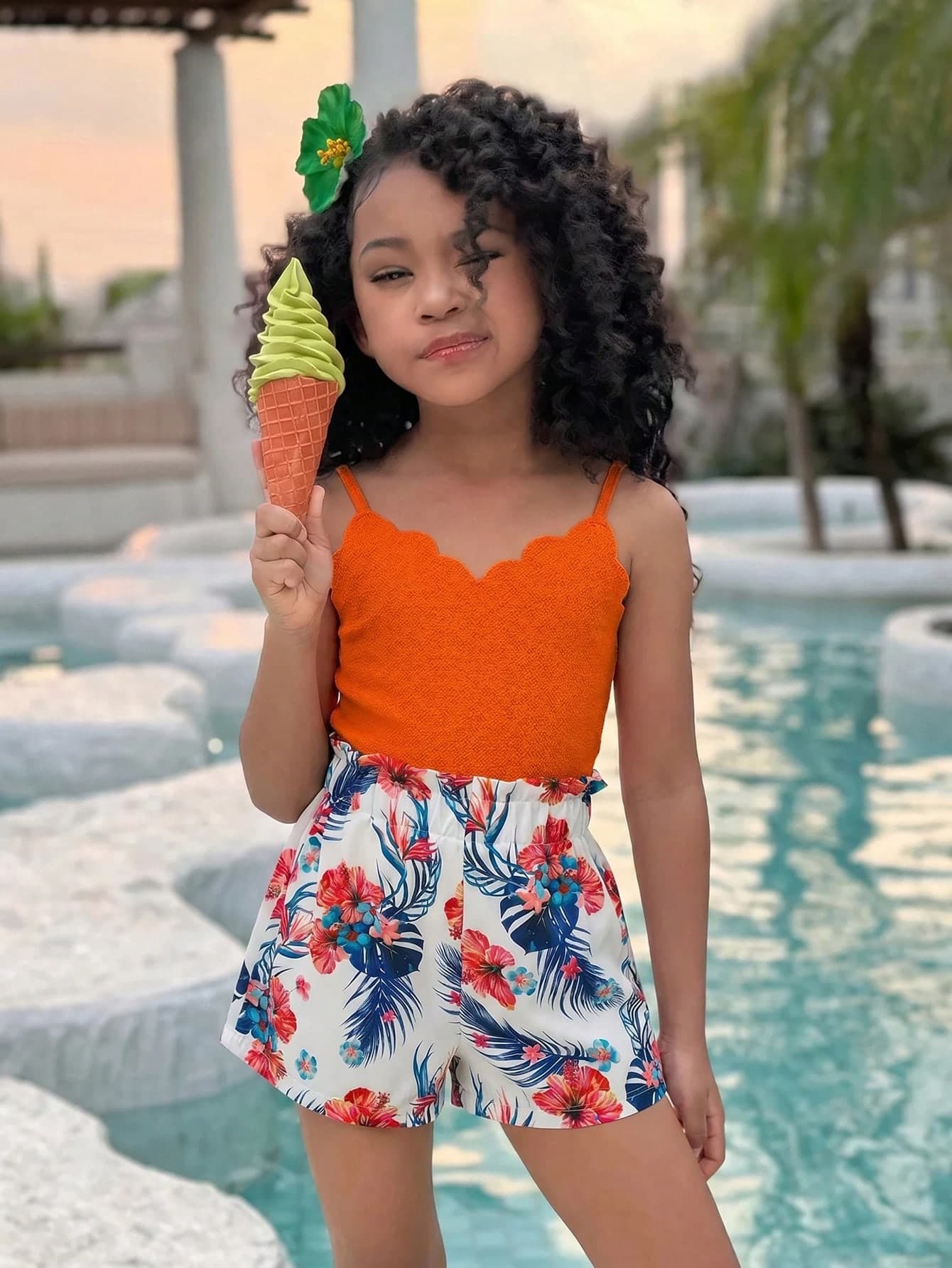 SHEIN Young Girls Tropical Print Camisole Top And Shorts 2-Piece Set, Casual Vacation Outfit Suitable For Outings