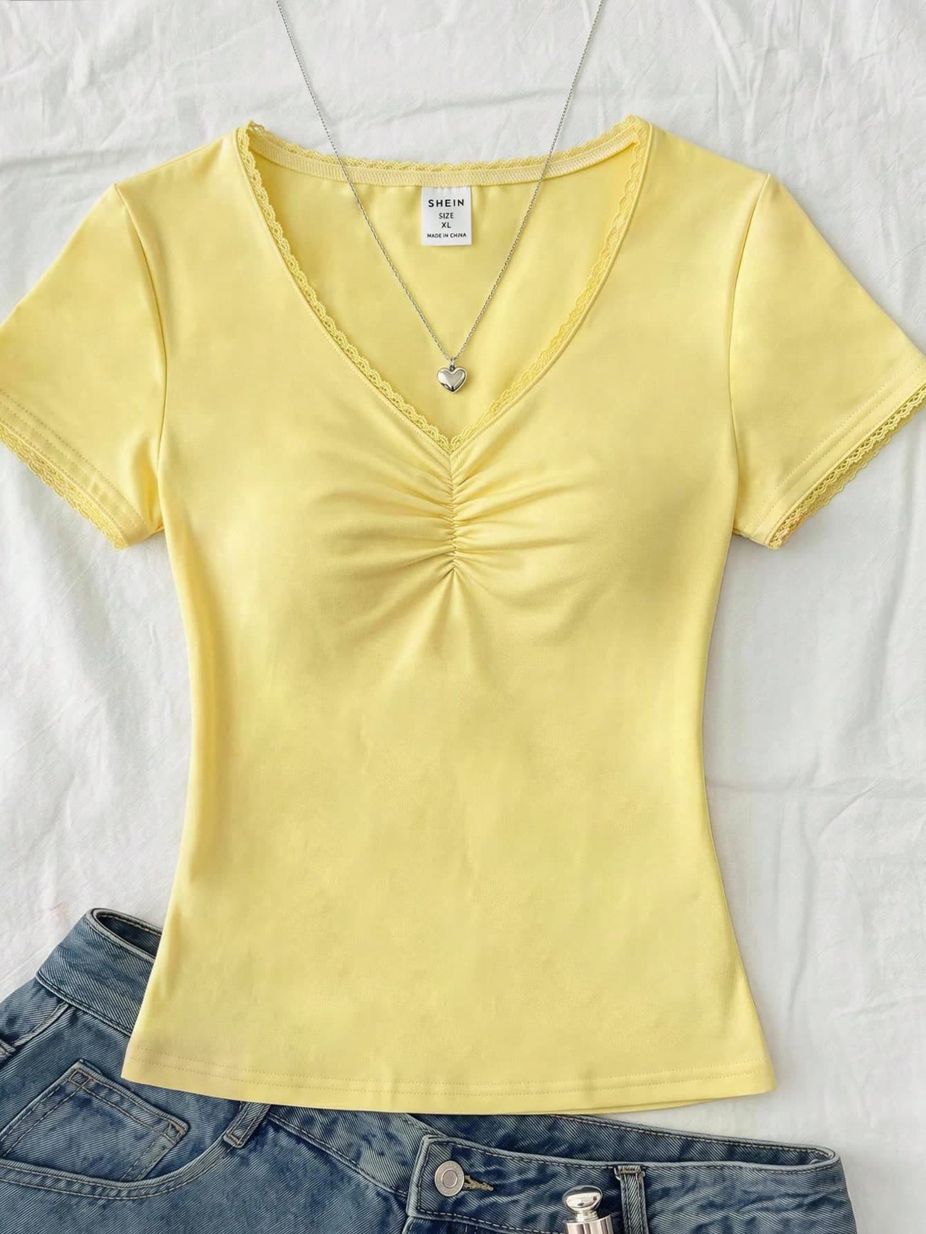 Tween Girls Tween Girl Cream Yellow Patchwork Ruffle V-Neck Fitted Short Sleeve T-Shirt