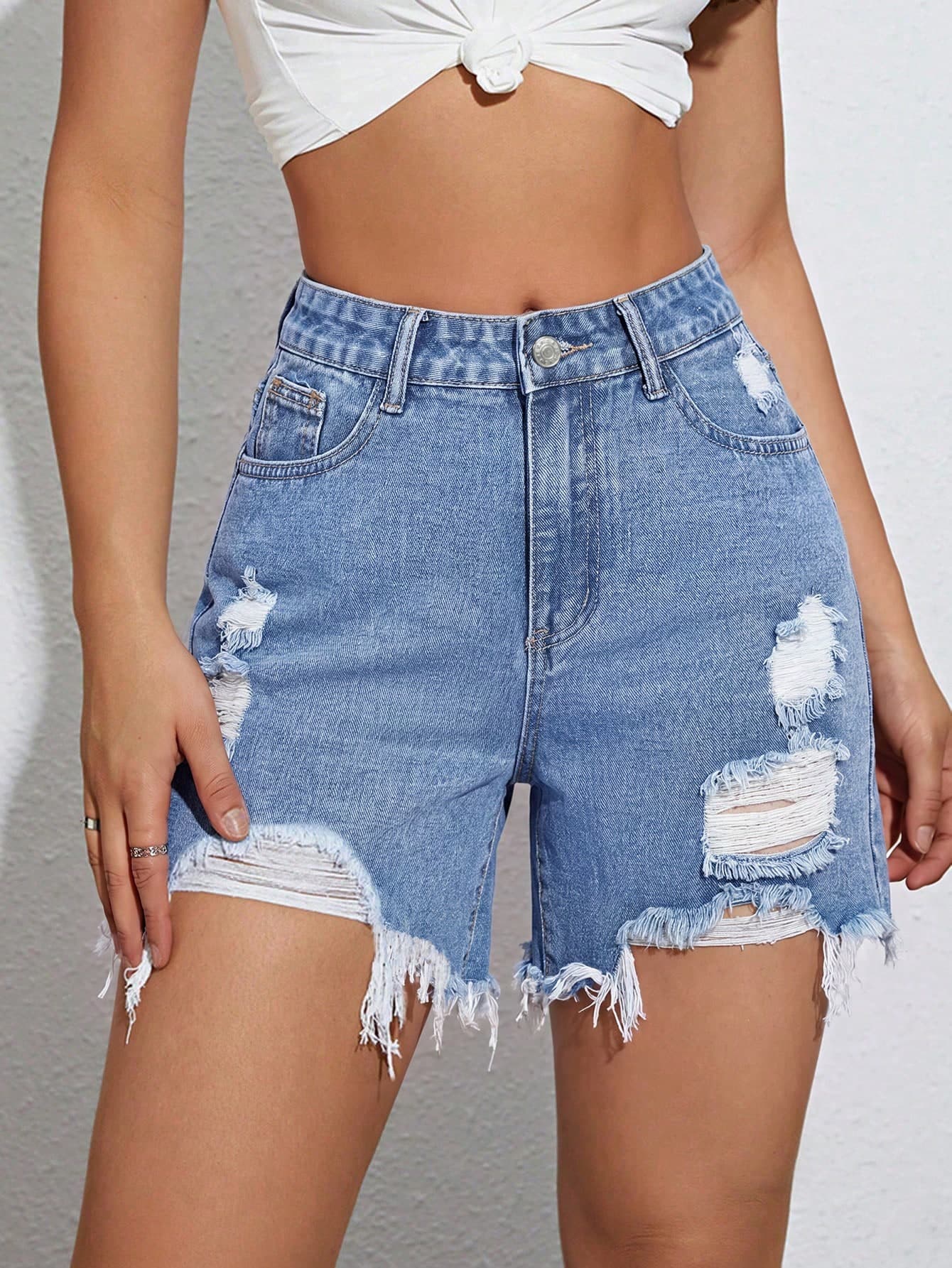 SHEIN PETITE Women's Fashion Versatile Distressed Frayed Pocket Button Denim Shorts ,Petite Women