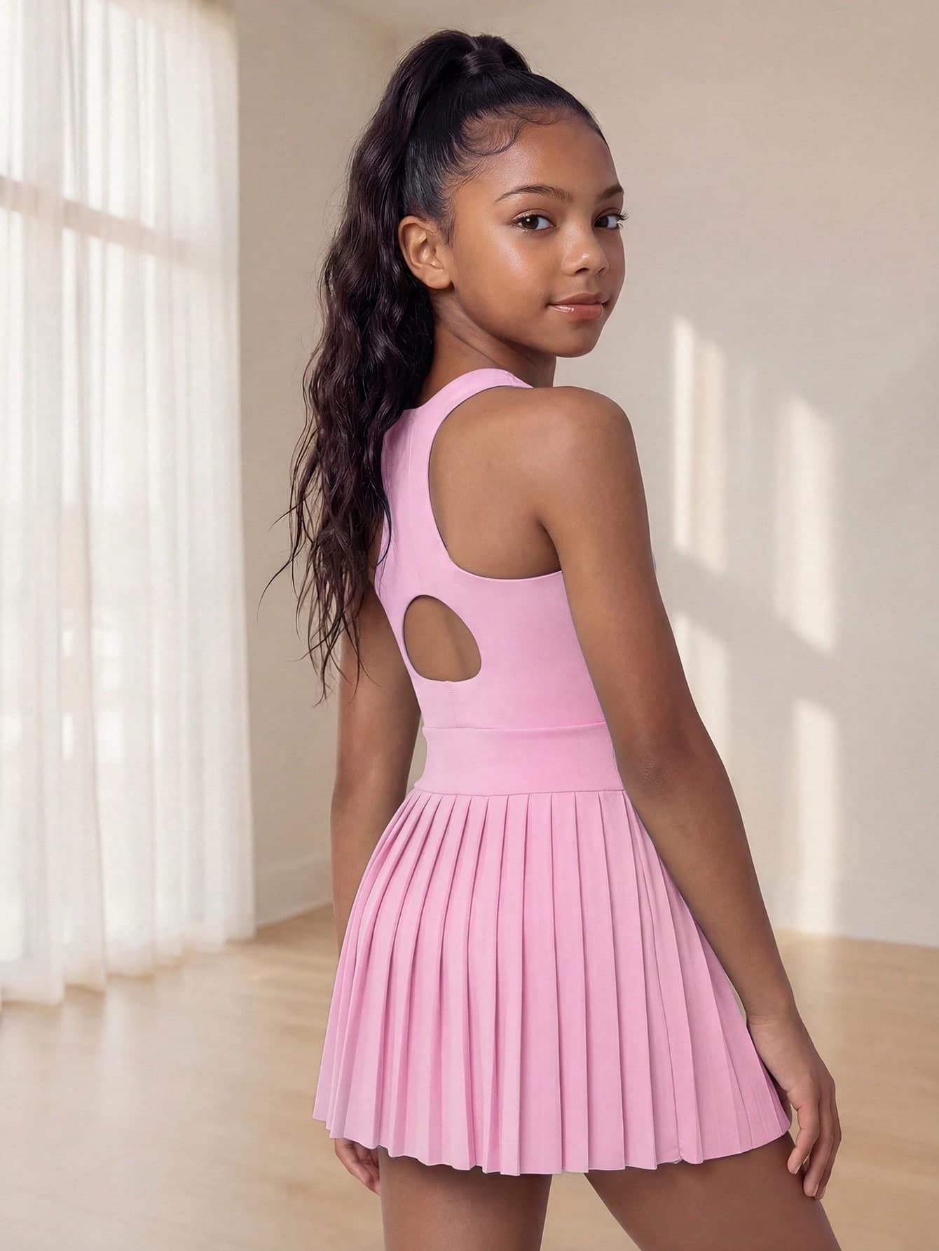 SHEIN Tween Girls' Sports Dress, Hollow Back Design, Pleated Skirt, Tennis Dress, Suitable For Casual And Sports