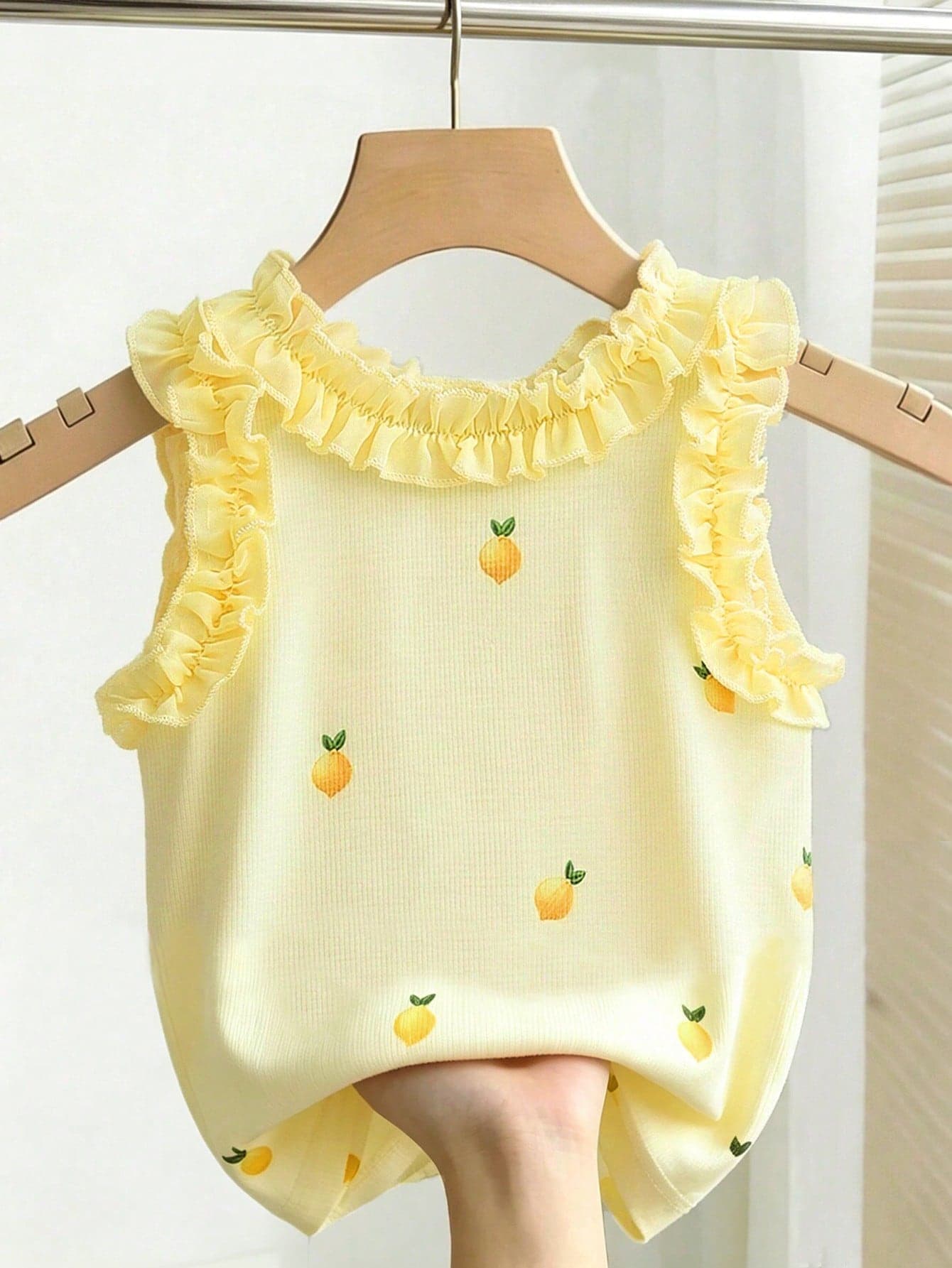 SHEIN Genkimix Kids Girls' Fashion Ruffle Trim Pullover Tank Top Summer