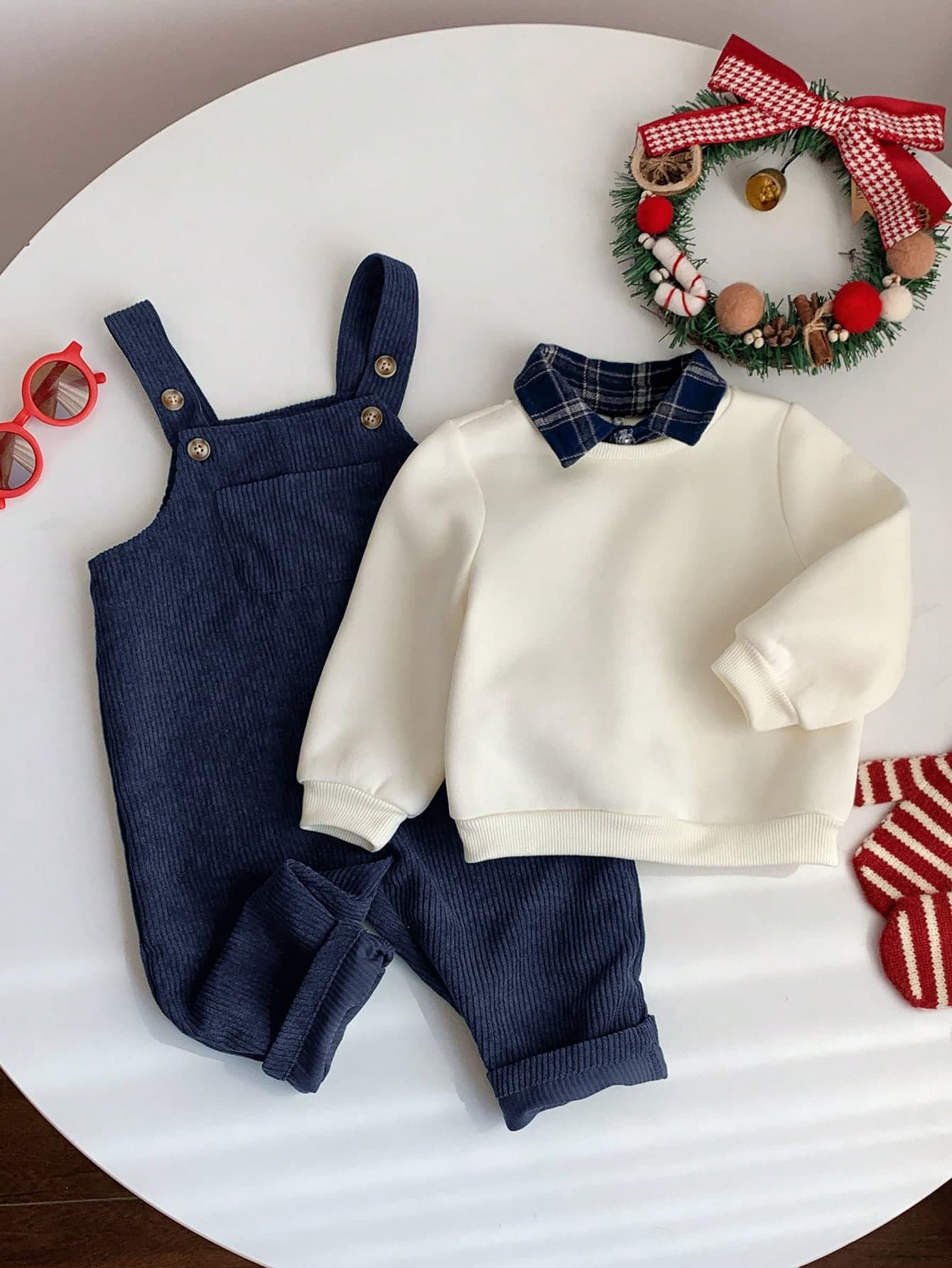 SHEIN Baby Boy Fall And Winter Clothes Outfit Set, 2pcs/Set Thermal Lined Thickened Apricot Sweatshirt Knit Top And Green Corduroy Plaid Overalls Jumpsuit Set, Comfortable Versatile Fashionable Daily Cute Casual Minimalist Basic Style, Suitable For Indoor, Outdoor Skiing, Daily, Sports, Play, Party, Photography, Festival, Halloween, Christmas, Christmas Gifts, New Year, Christmas Jumper, Christmas Party, Winter Clothes, Long Sleeve Top