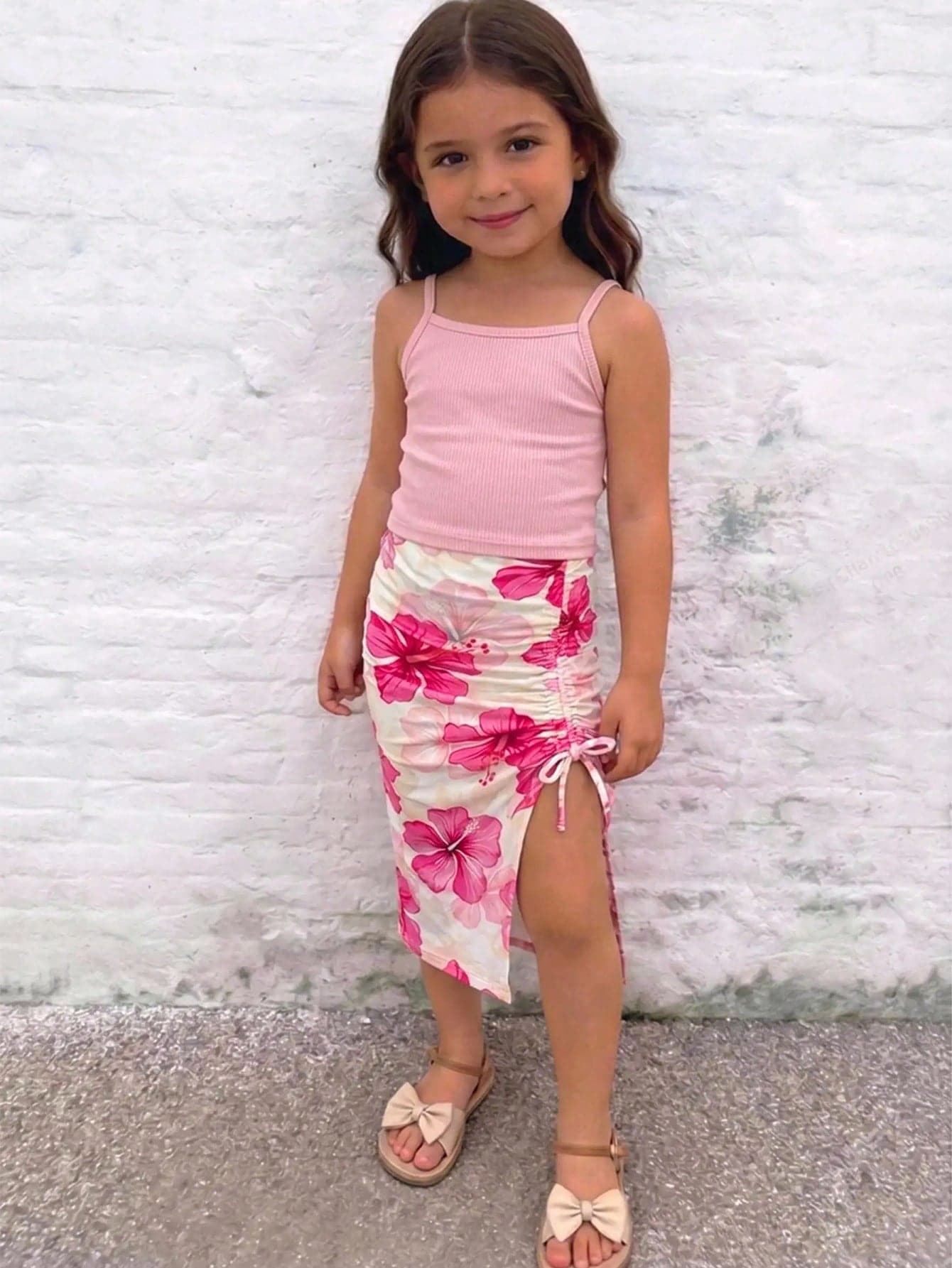 SHEIN Young Girls Vibrant Floral Print Shower Curtain For Summer Bathroom Decor Stylish Hibiscus Flower Shower Curtain With Tropical Vibe Modern White And Pink Floral Shower Curtain For A Fresh Look,Young Girl Summer Outfit Girl Summer Vacay Outfits Young Girls Skirt Outfit Cute Summer Outfits Petite Summer Outfits