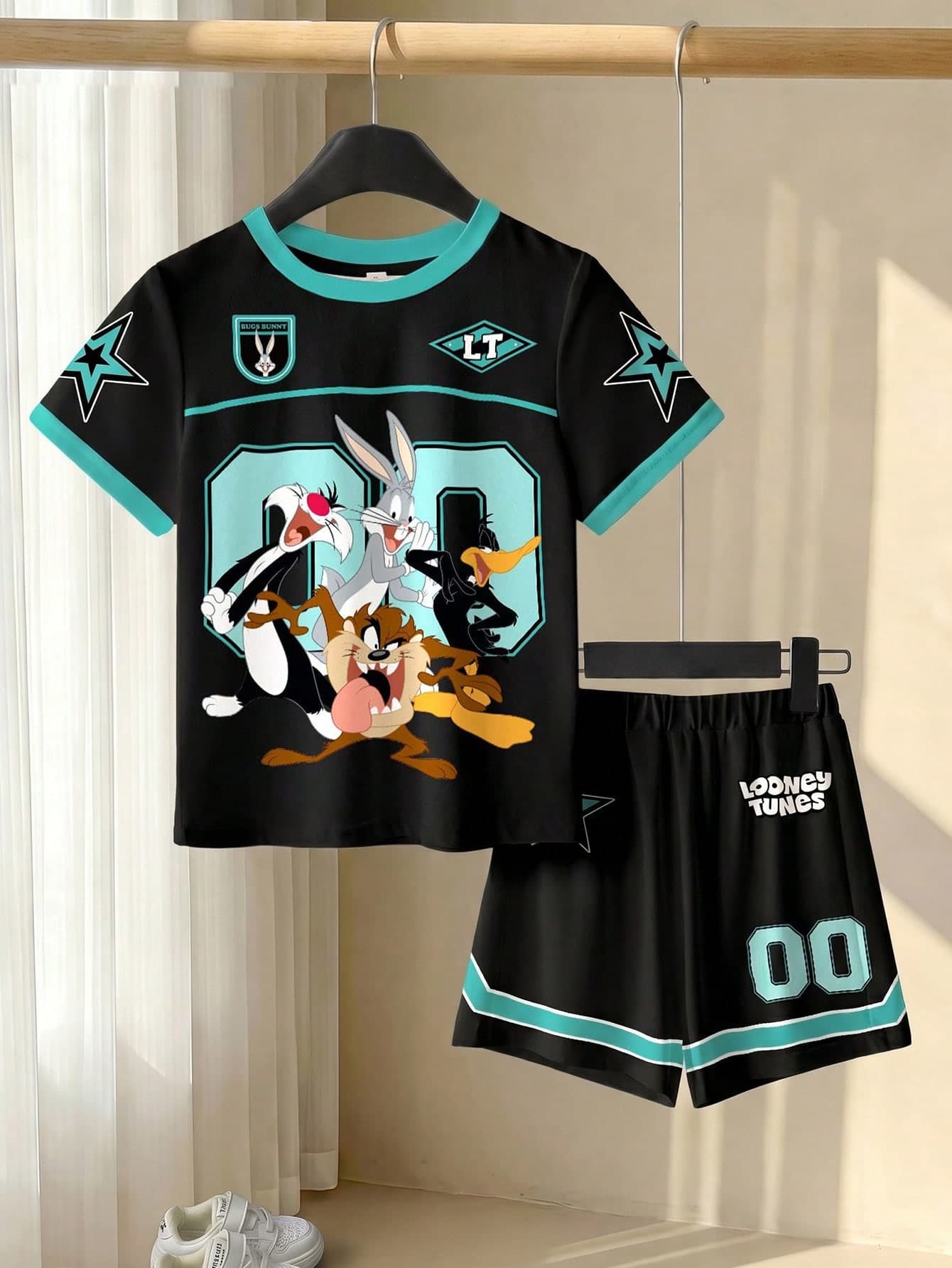 LOONEY TUNES X SHEIN Cartoon Print Crew Neck Short Sleeve T-Shirt And Shorts Casual Outfit For Young Boy