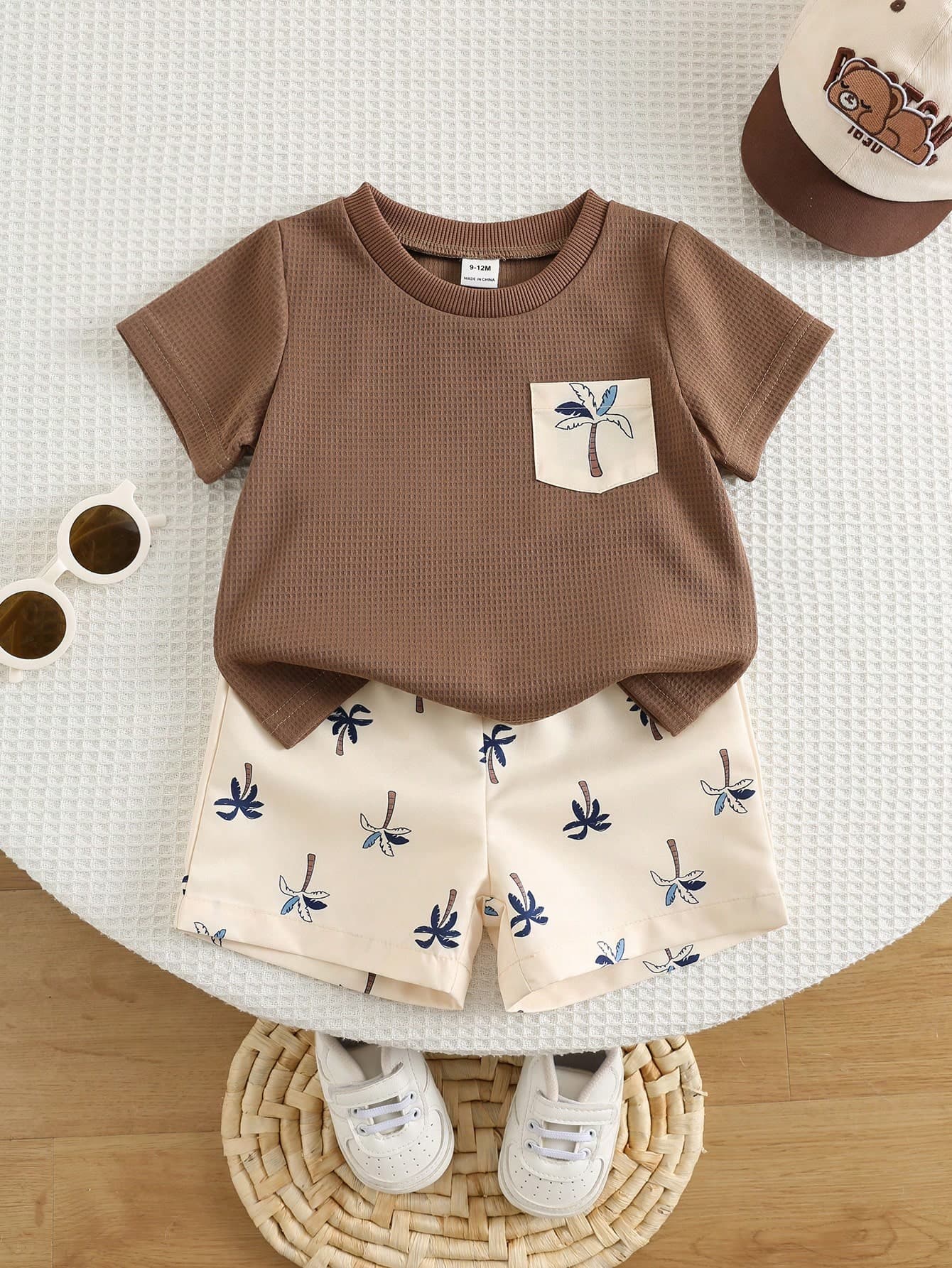SHEIN 2pcs Baby Boy Summer Casual Khaki Top & Coconut Tree Shorts Beach Hot Pants T-Shirt Set, Vacation Outfit, Summer Set