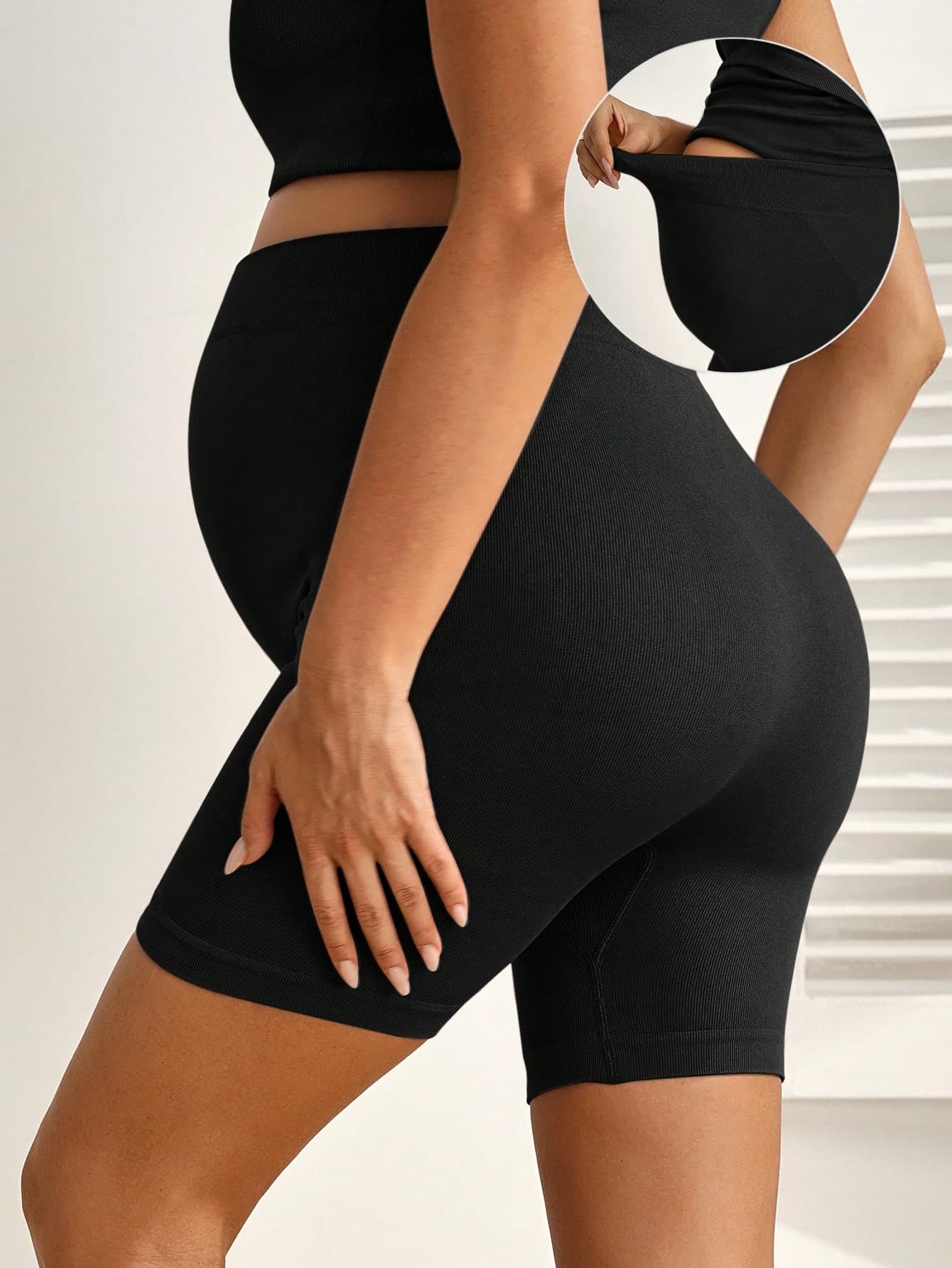 SHEIN Maternity Solid Color Adjustable Waist Casual Sports Shorts