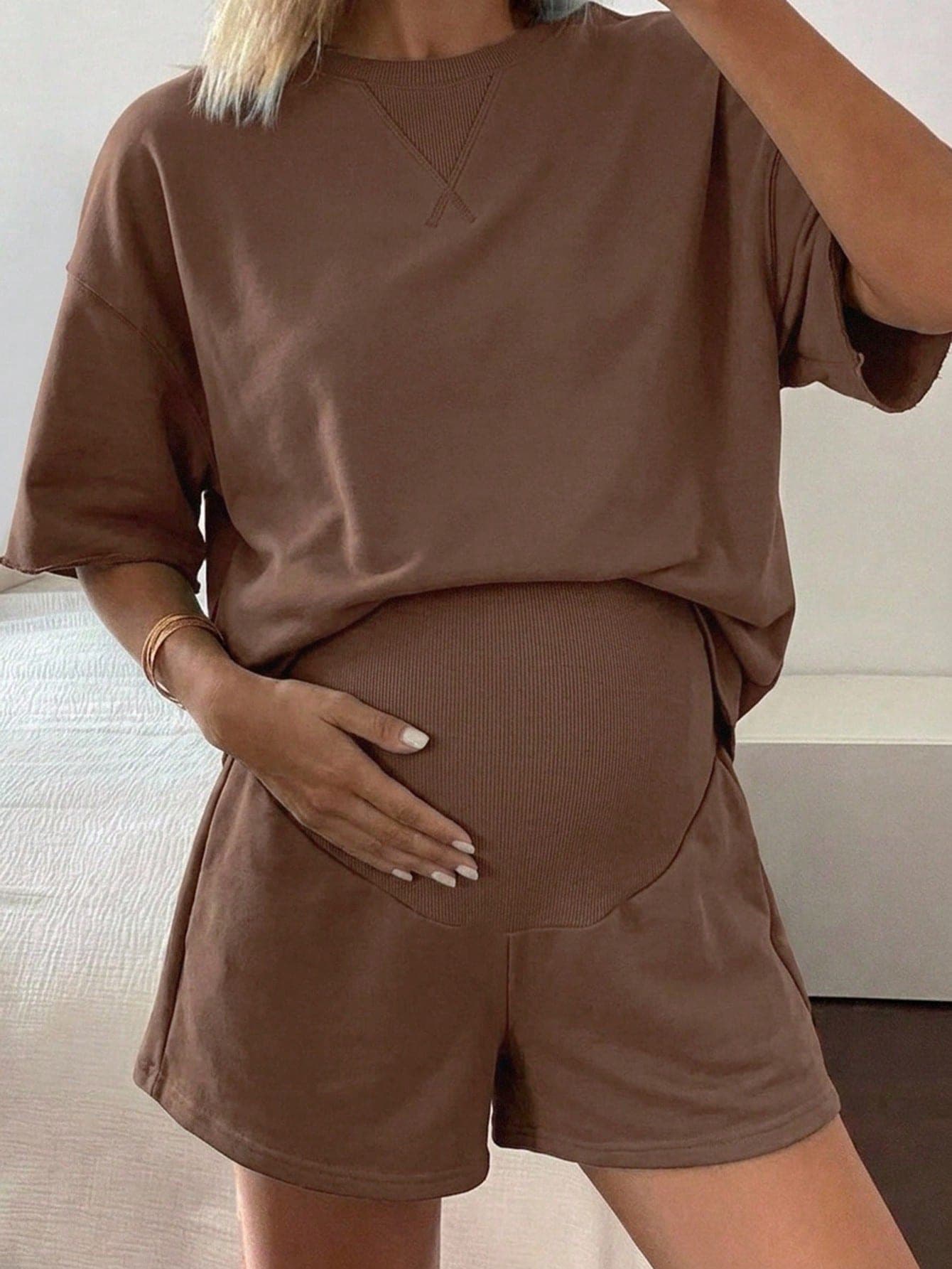 DAZY Round Neck Loose Short Sleeve Top Elastic Waist Shorts Casual Sports Set Maternity 2 Pieces Set