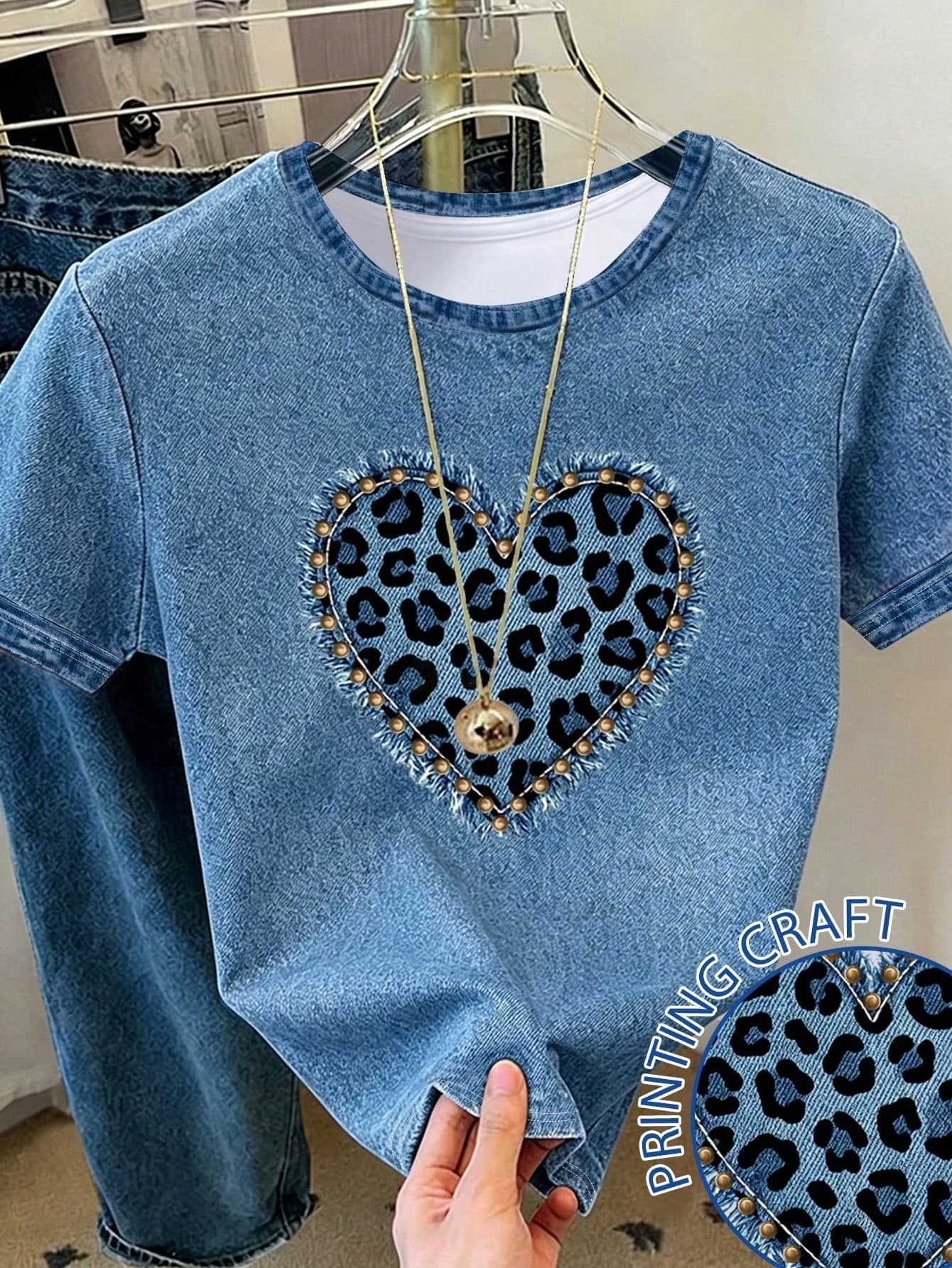 Teen Girls Casual Street Wear Cute Vintage Leopard Print Heart Pattern, CobaltBluePop, Fitted Round Neck Short Sleeve High Waist Cropped T-Shirt