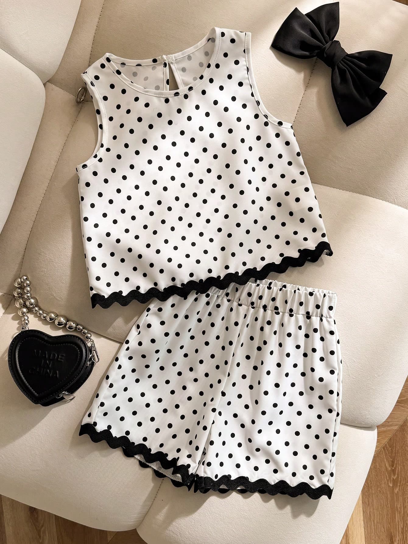 Elladie kids Young Girls Textured Fabric Contrast Hem Sleeveless Top & Casual Shorts T-Shirt Set