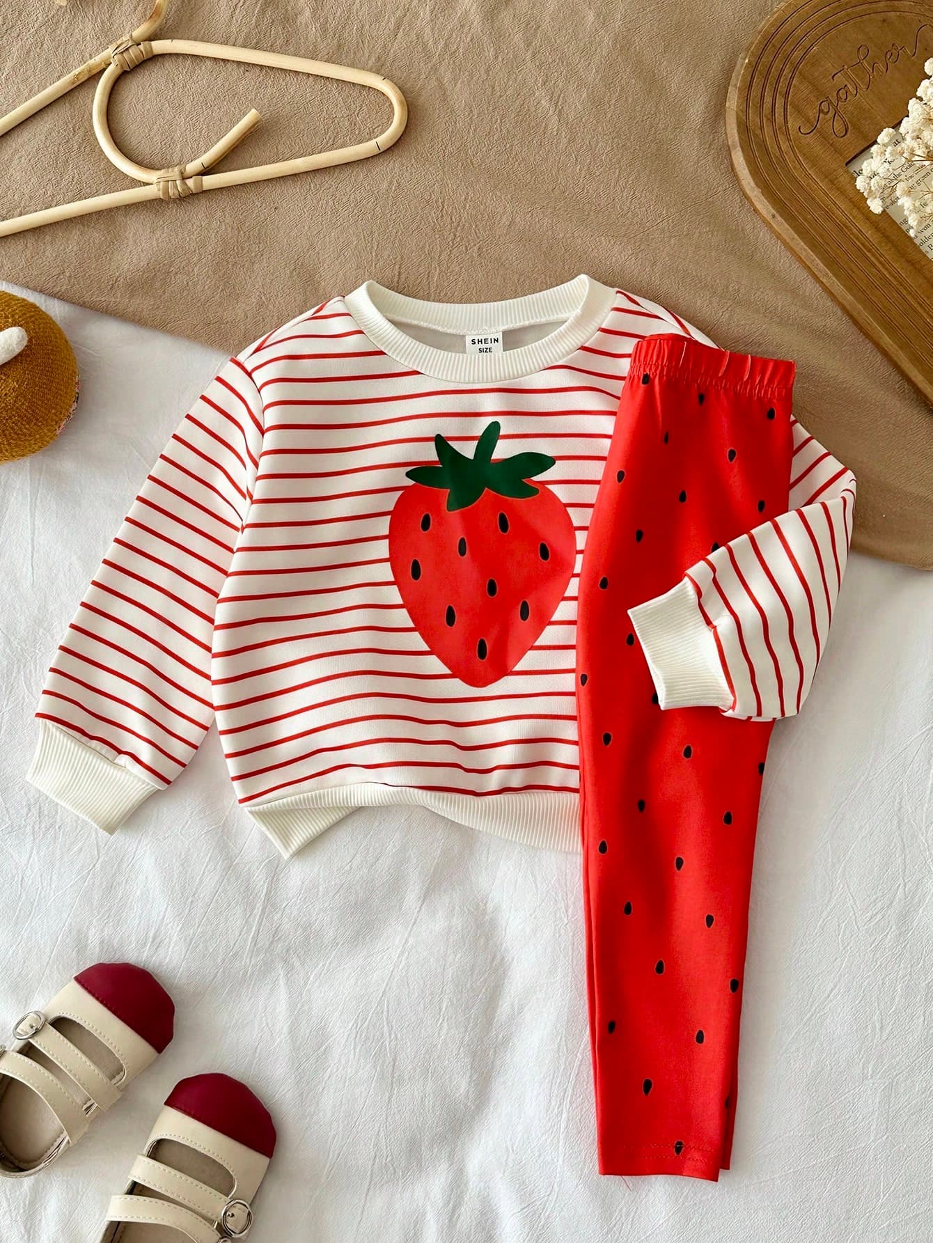 LMoss Kids Baby Girl Knit Striped Strawberry Pattern Crew Neck Casual Sweatshirt & Long Pants 2-Piece Set