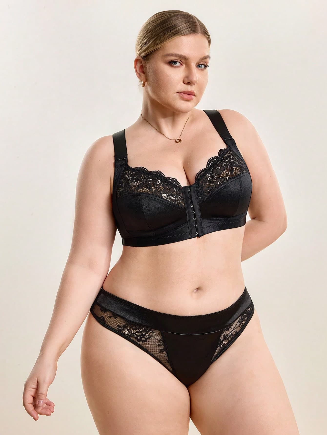 Hourtrue Plus Size Women Front Closure Lace Patchwork Wireless Bra, Sexy Lightweight Supportive Lingerie