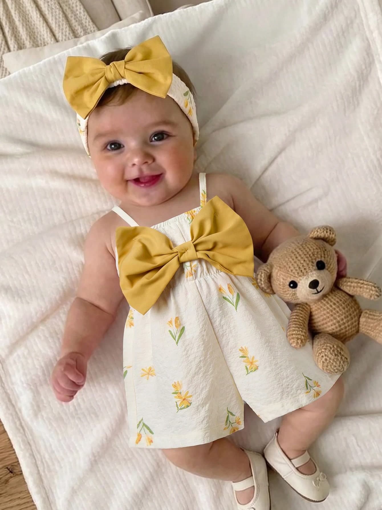 SHEIN Newborn Baby Girl Summer Vacation Casual Cute Pink Striped Bow Strap Romper