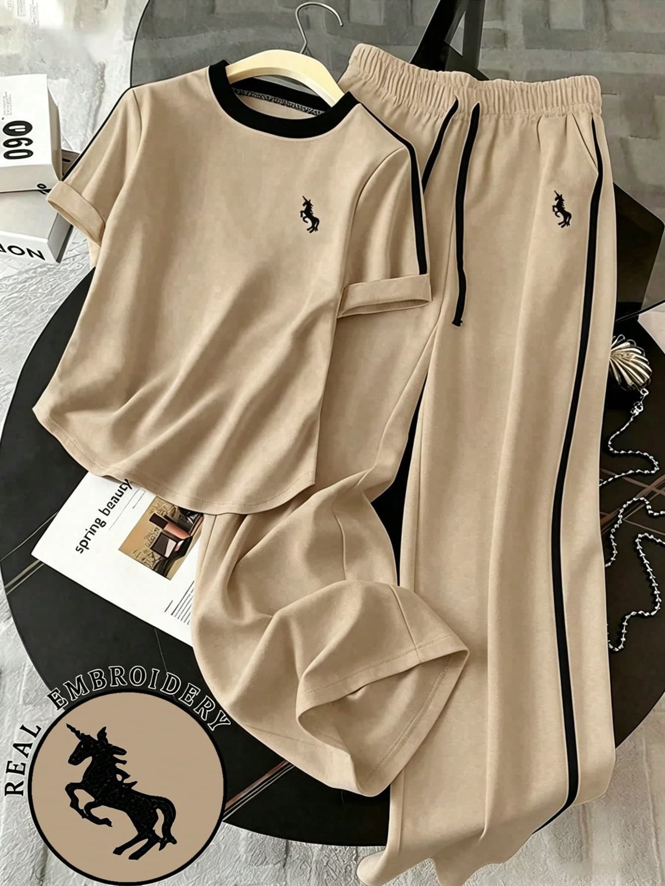 GlowEve 2pcs/Set Women's Fashion Round Neck Embroidered Print Contrast Trim T-Shirt, Casual Elastic Waist Embroidered Wide Leg Pants Set