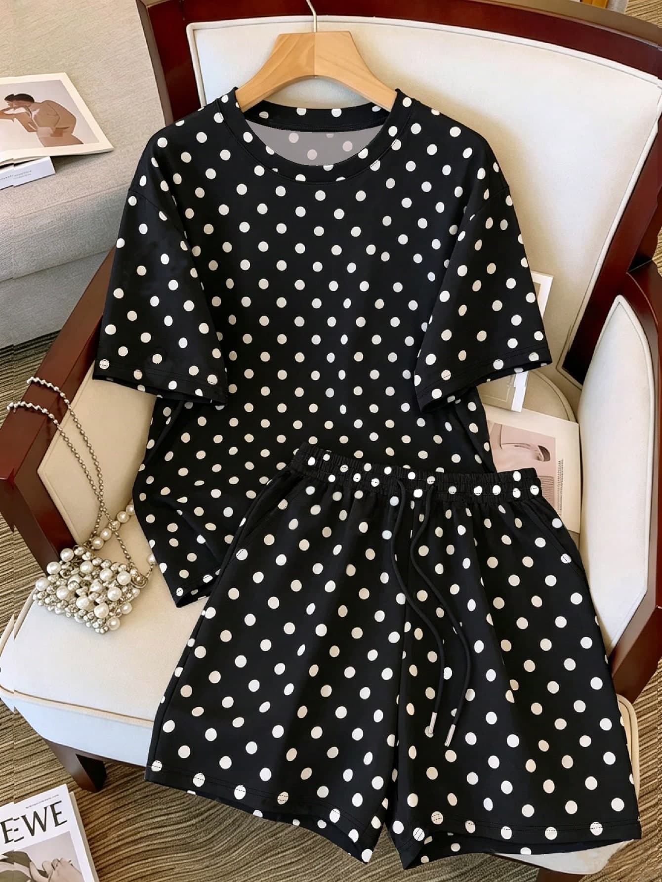 Resyla Women's T-Shirt And Shorts Set, Black And White Polka Dot Print Pattern, Summer Outdoor Top, Graphic Design, Premium Feel, Casual Versatile, Daily Wear, Outdoor, Shopping, Travel Outdoor Outfit