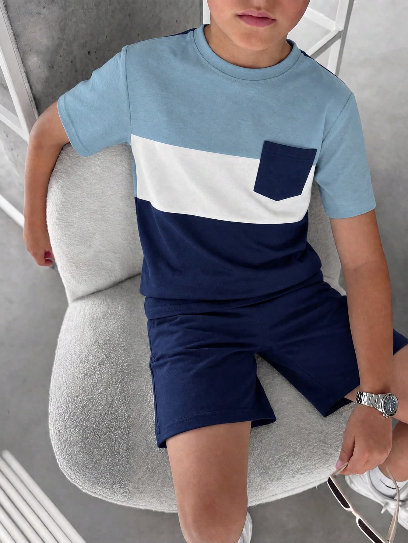 SHEIN 2pcs Tween Boy Casual Preppy Colorblock Crew Neck Pullover Short Sleeve T-Shirt And Shorts Set Khaki, Suitable For Commuting, School, Outings, Sports, Holidays, Parties, Vacations, Spring And Summer