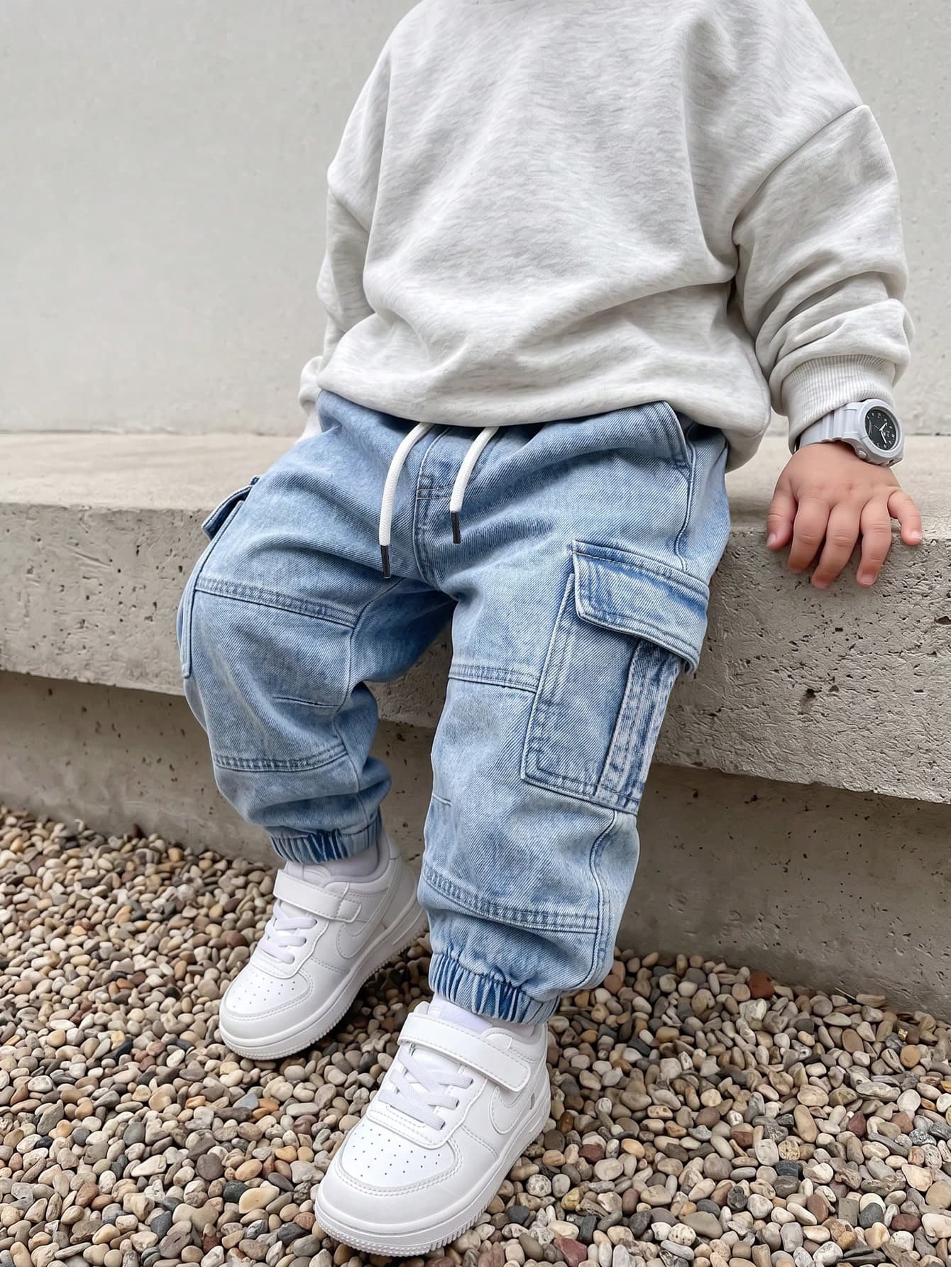 SHEIN Baby Boys Vintage Casual Streetwear Loose Comfy Multi-Pocket Elastic Waist Drawstring Ankle-Tie Washed Light Blue Denim Cargo Pants