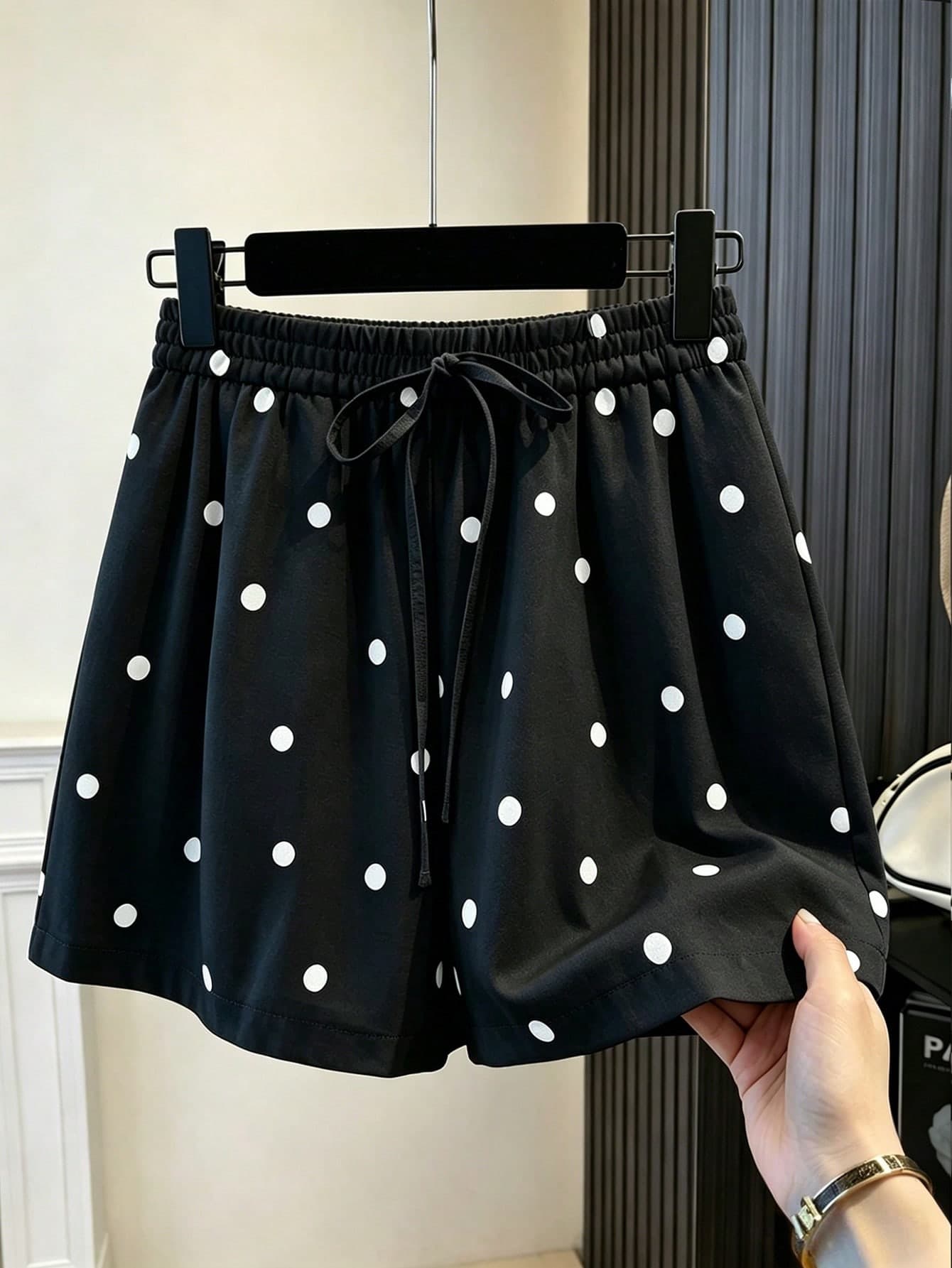 GlowEve CURVE Plus Size Women's Polka Dot Loose Casual  Vintage Woven Daily Sweet Beach Vacation Lazy Relaxed Vintage Korean Style Commute Shorts Black And White